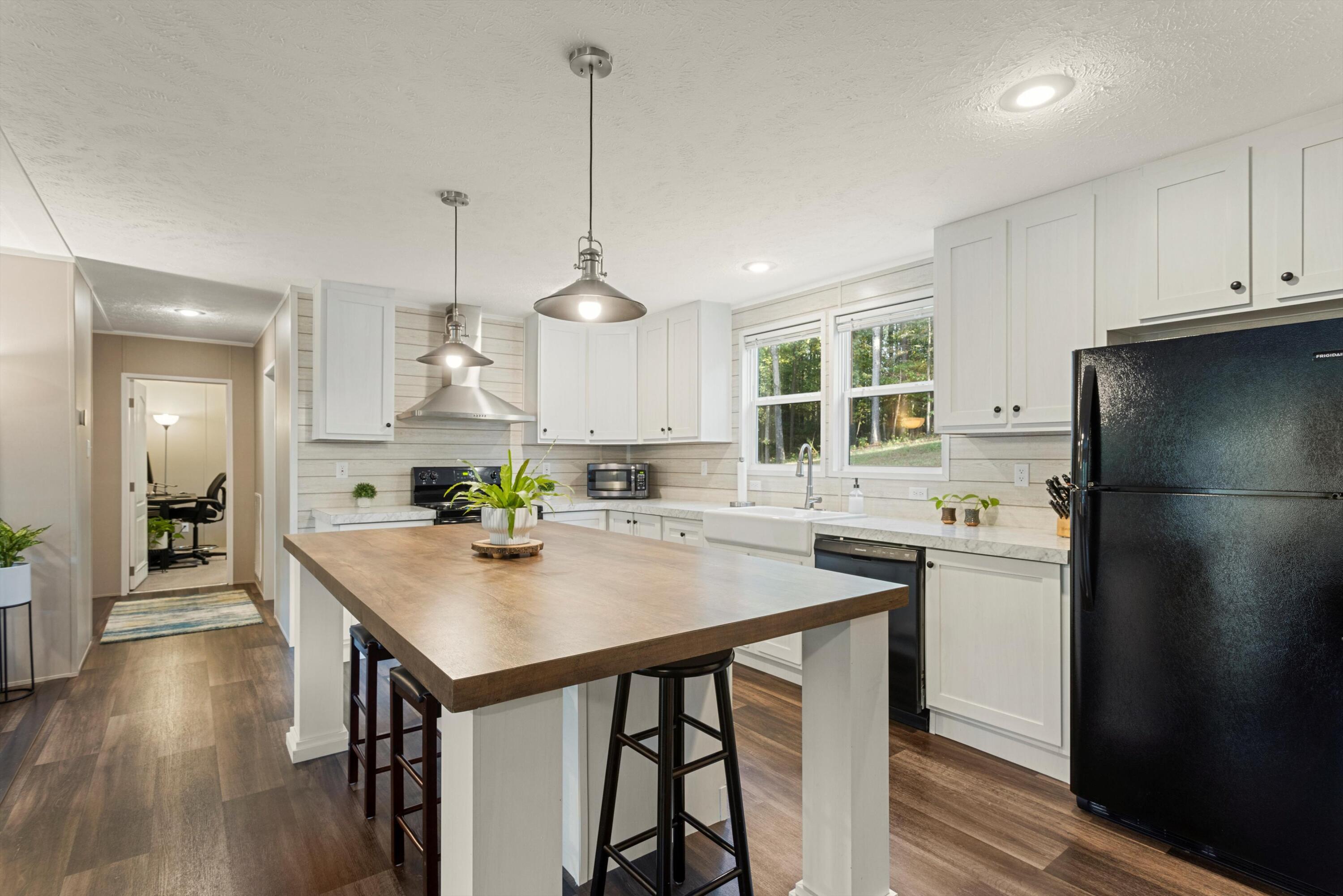 102 Gordon Dr