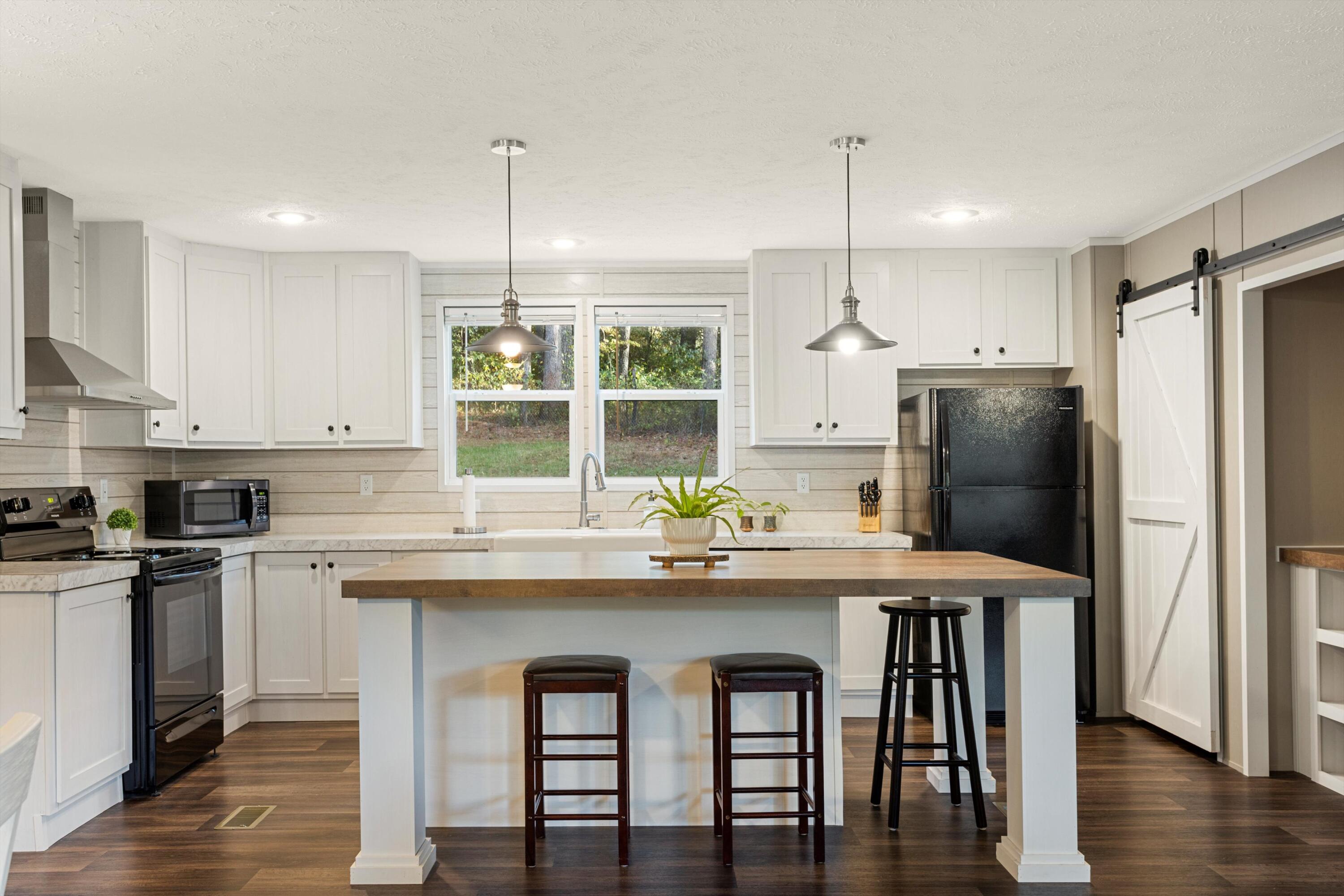 102 Gordon Dr