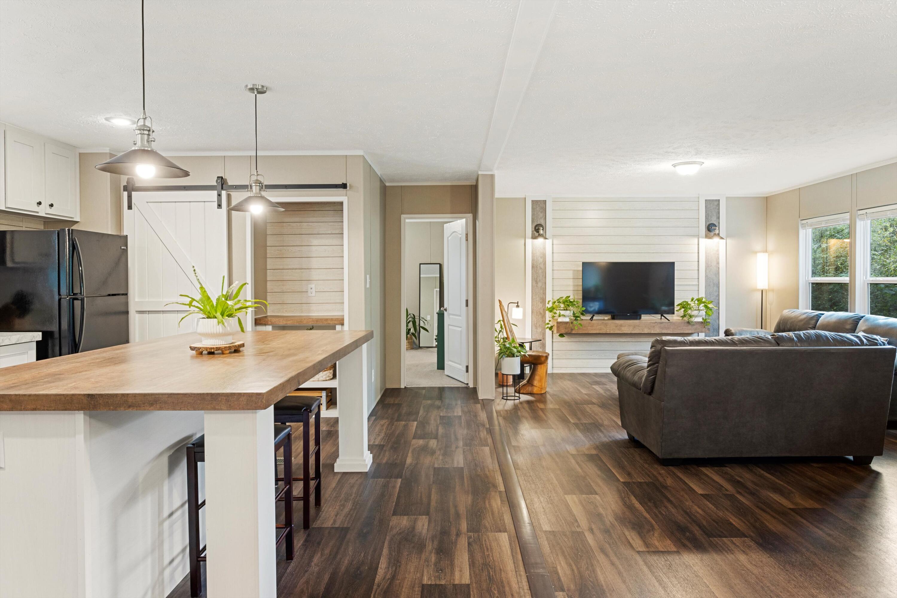 102 Gordon Dr