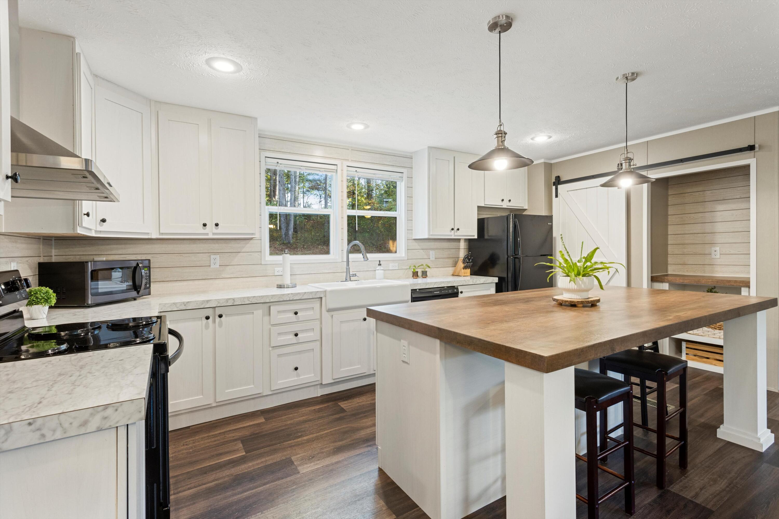 102 Gordon Dr