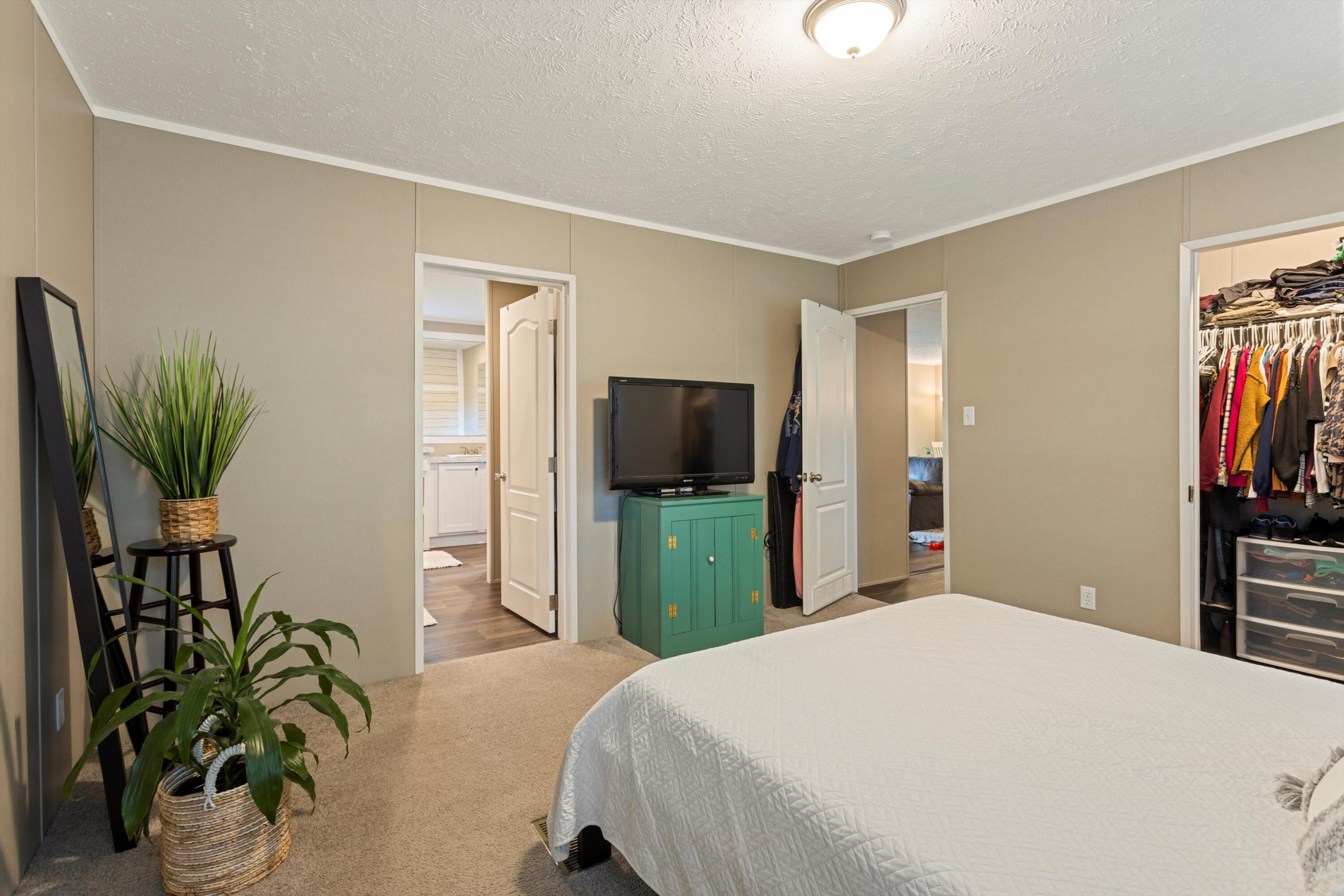 102 Gordon Dr