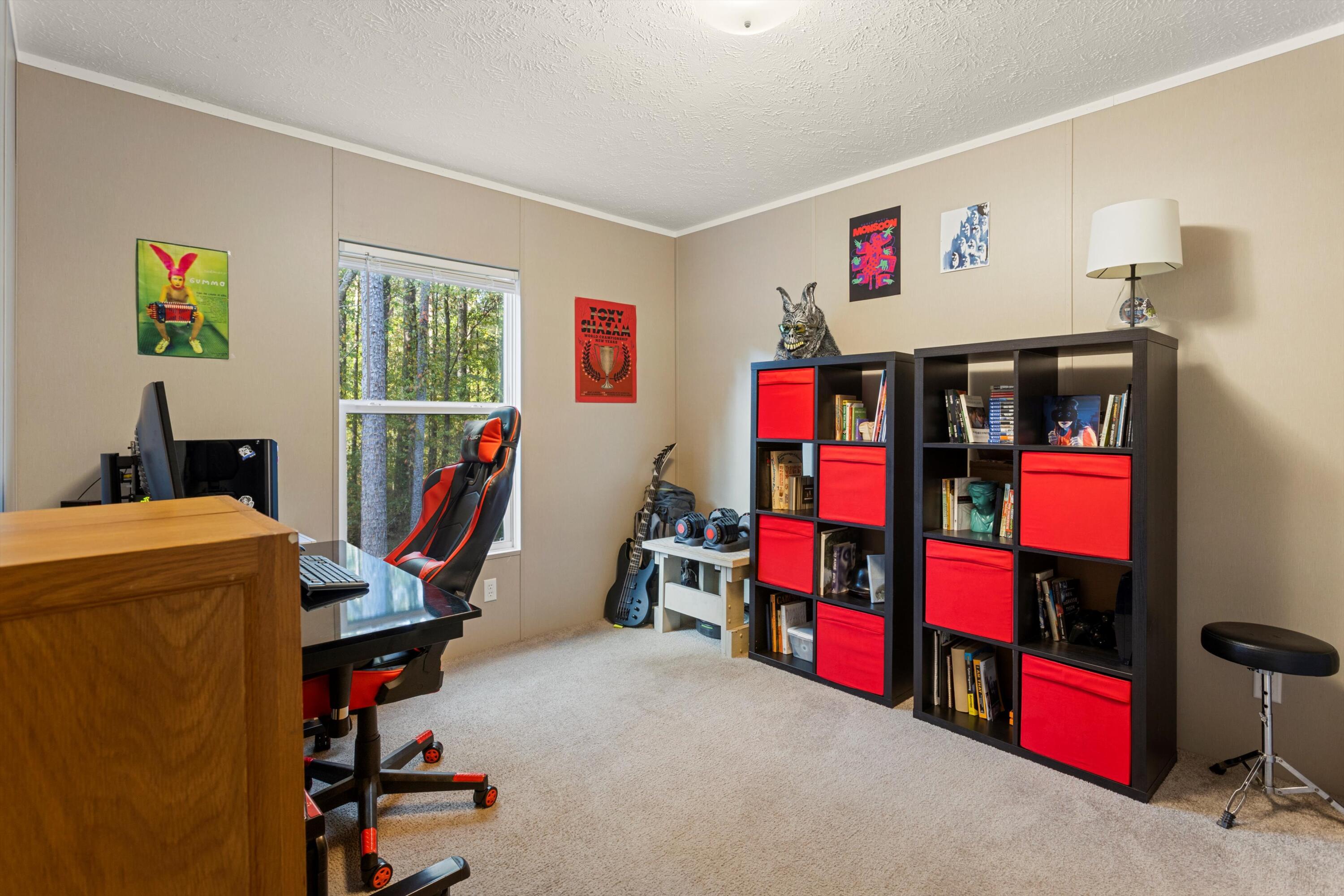 102 Gordon Dr