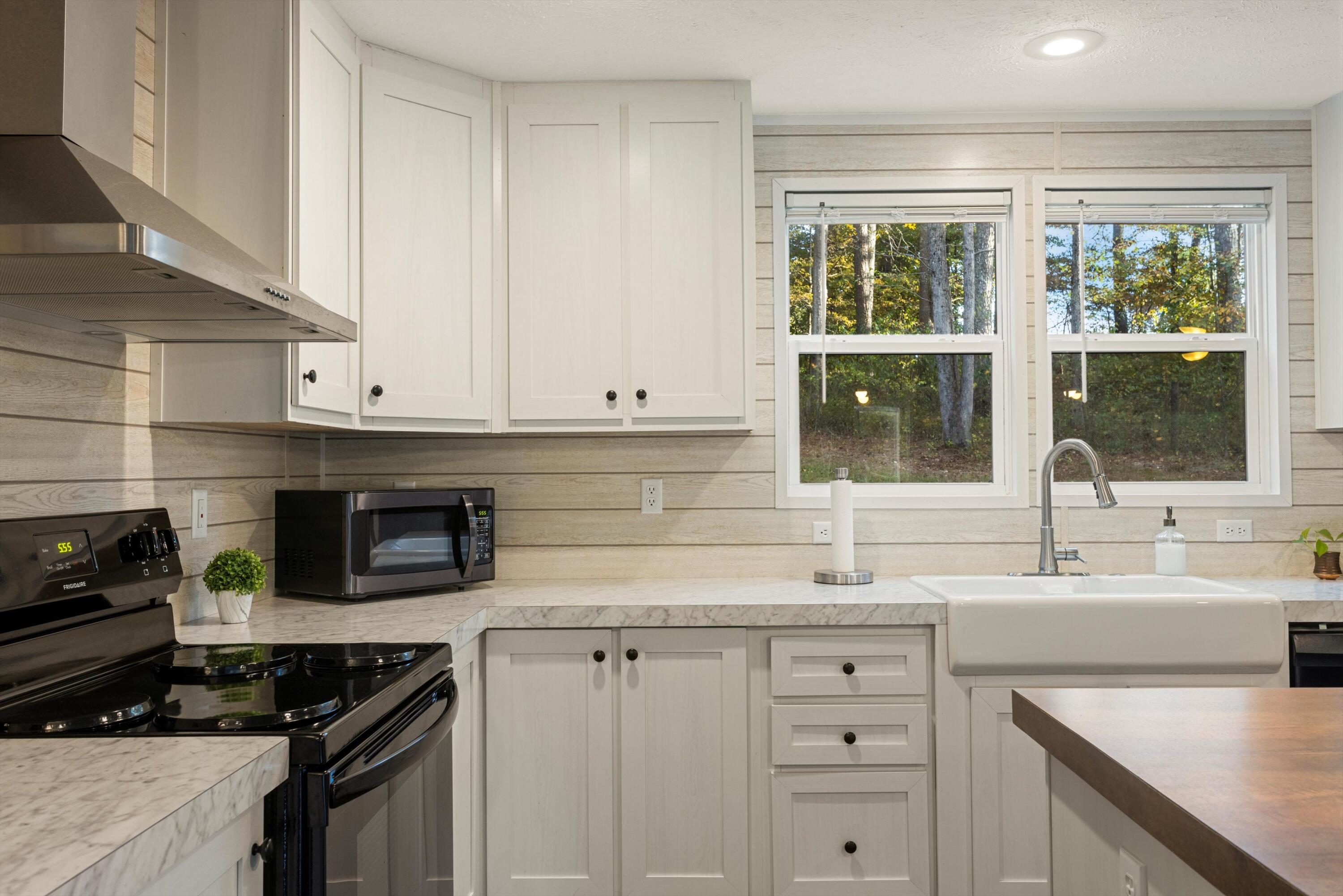 102 Gordon Dr