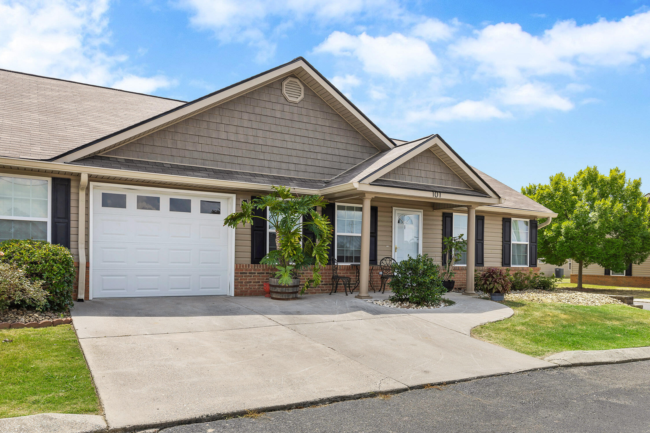 101 Cedar Creek Dr