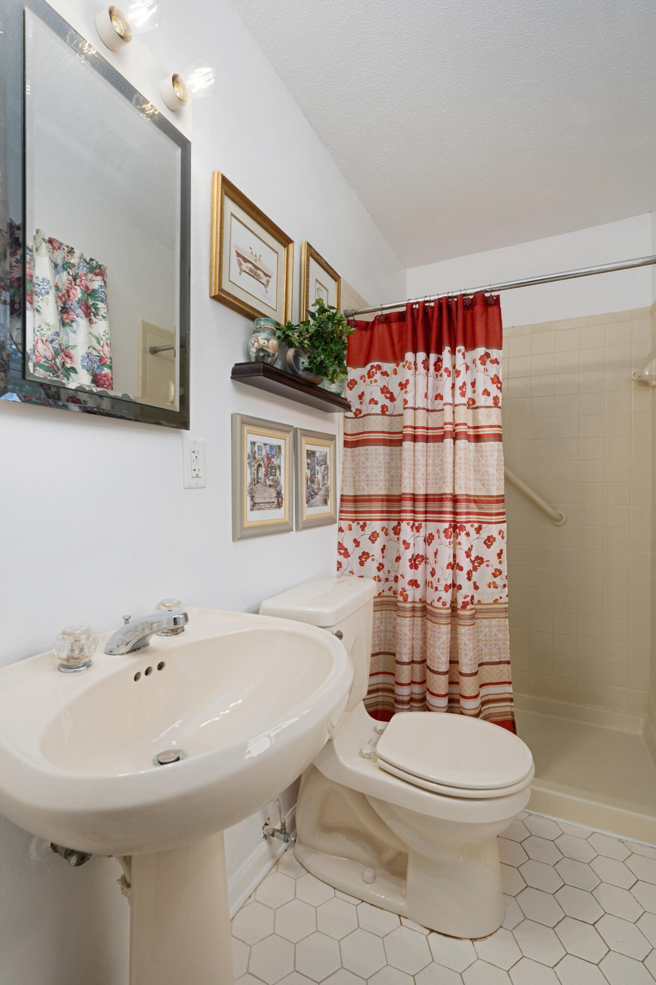 4605 Tarpon Trail