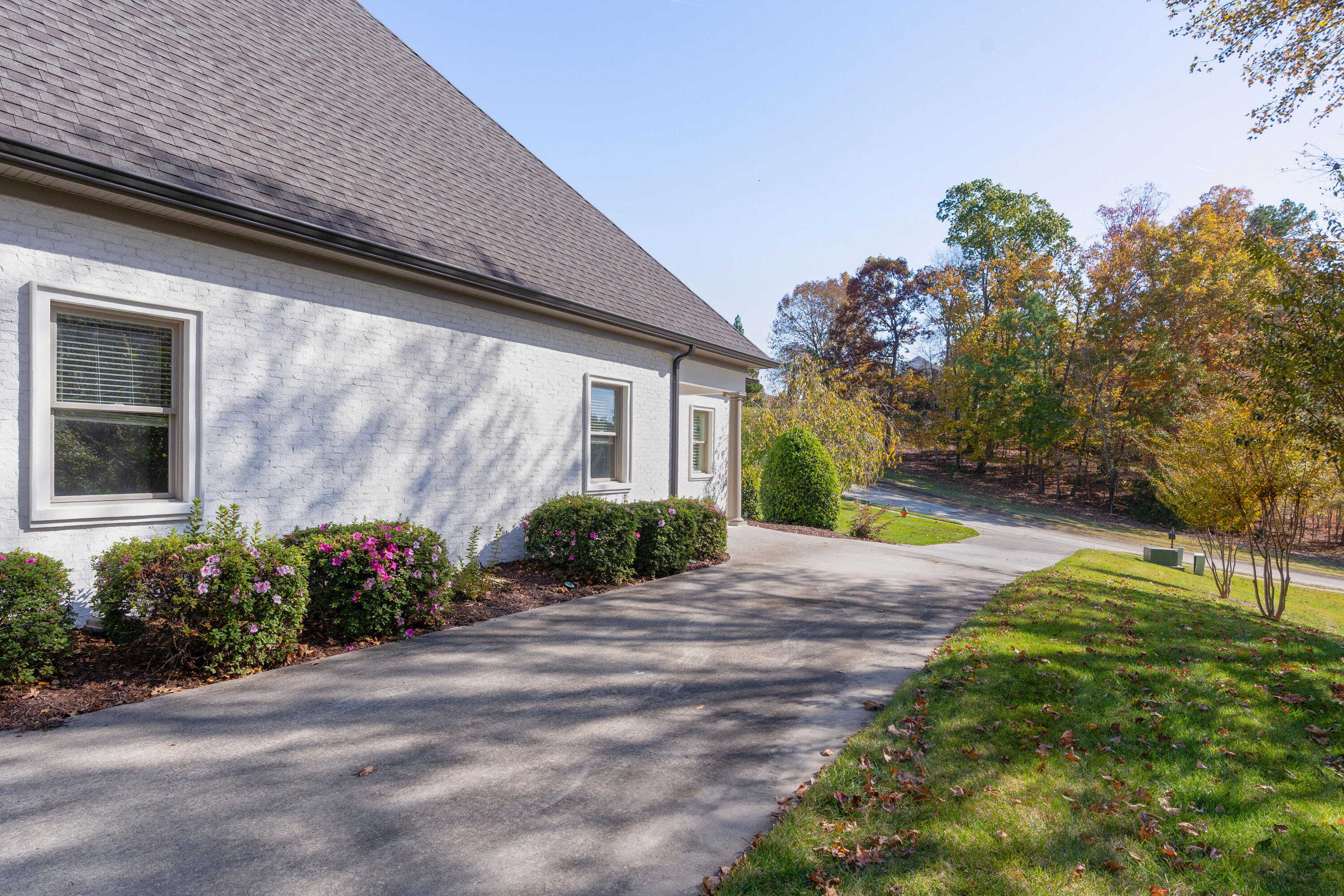 715 Pembridge Circle NW