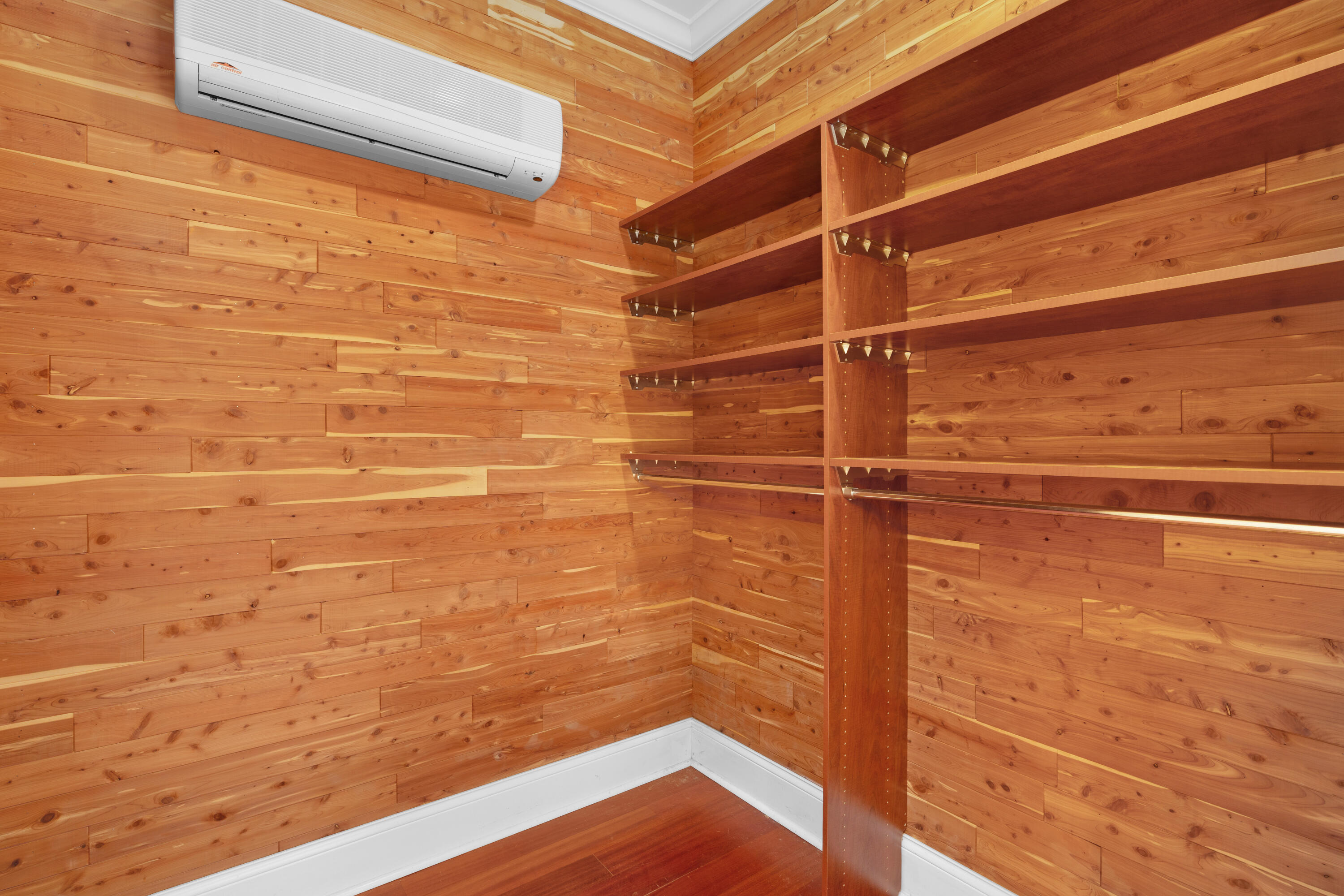 715 Pembridge Circle NW