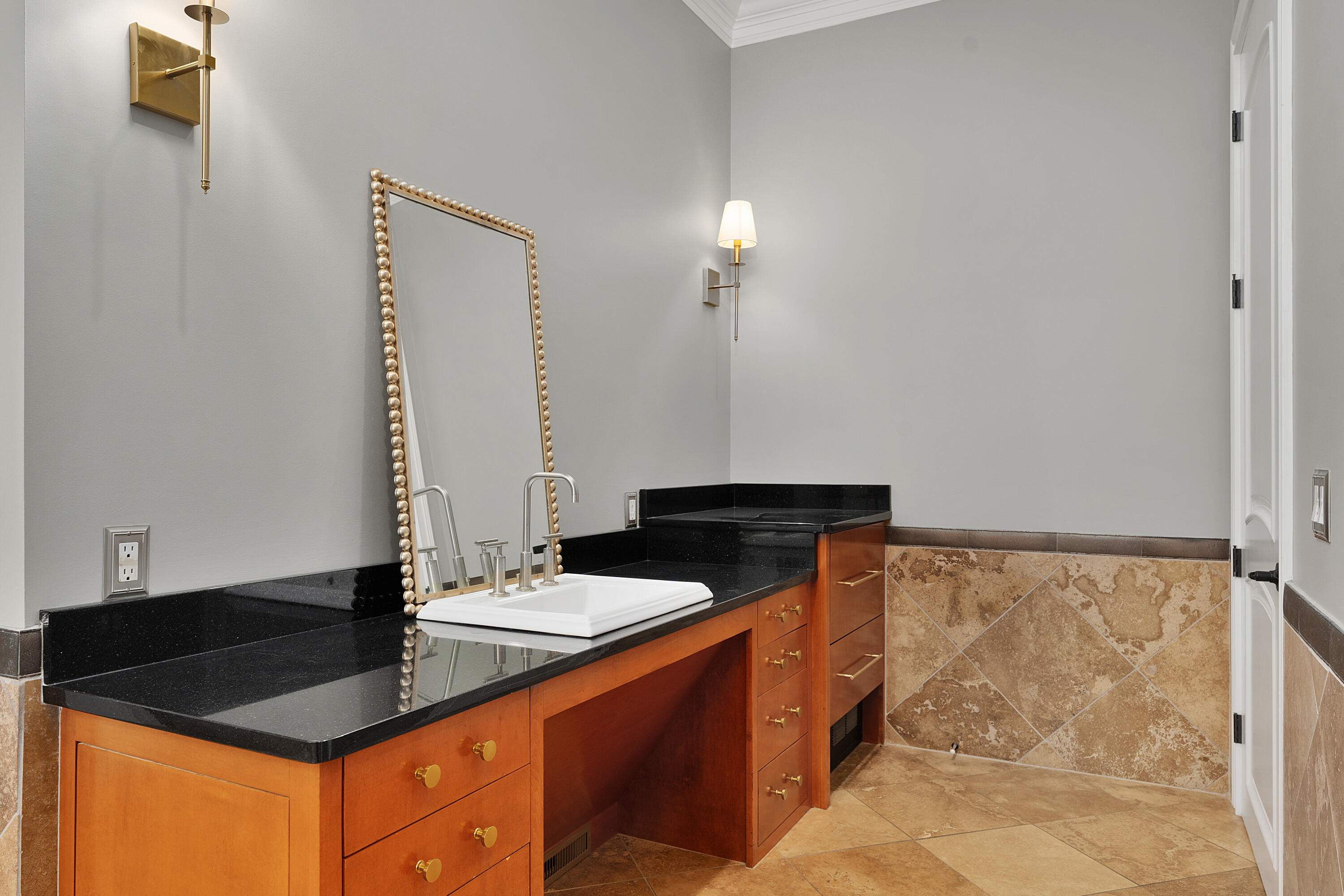 715 Pembridge Circle NW