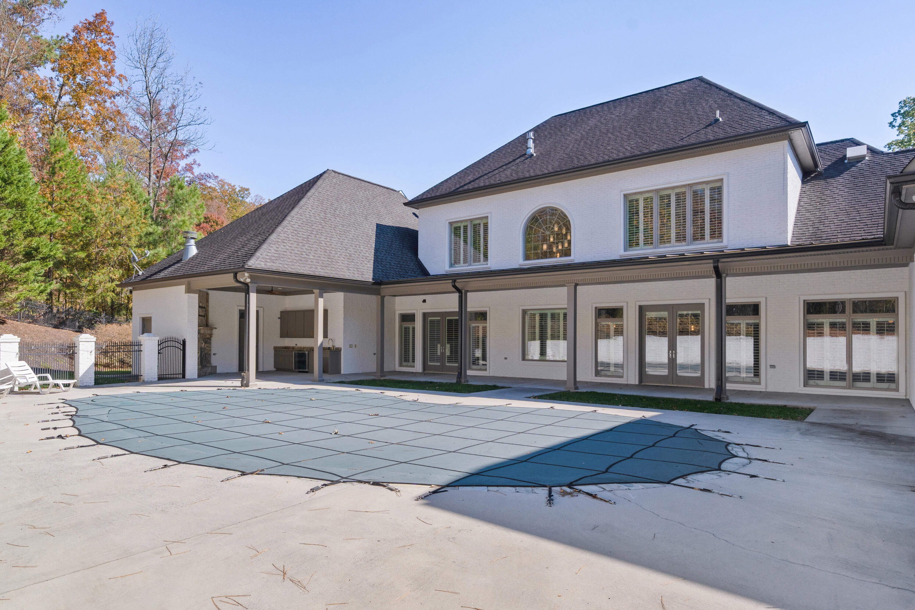 715 Pembridge Circle NW