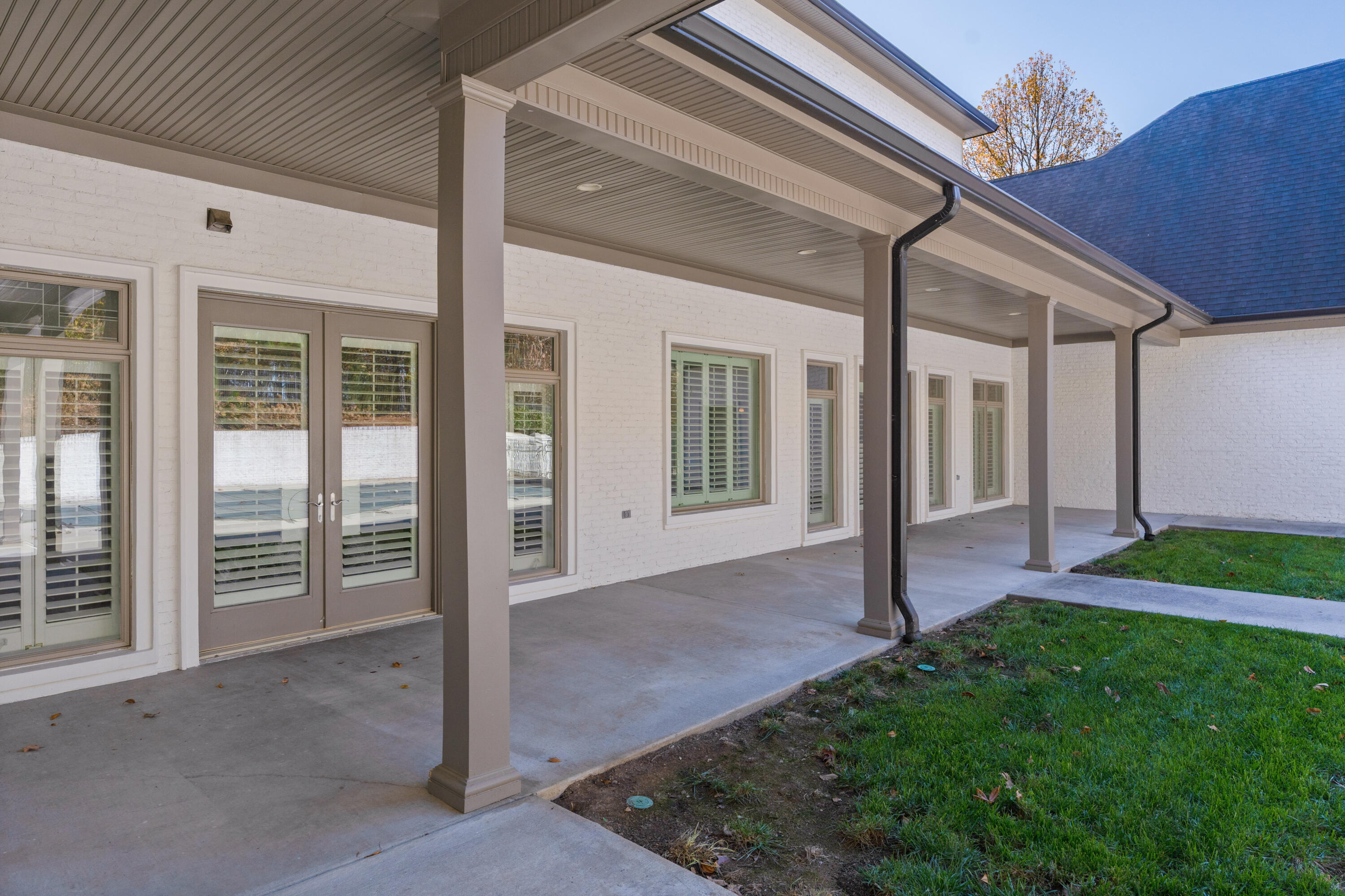 715 Pembridge Circle NW