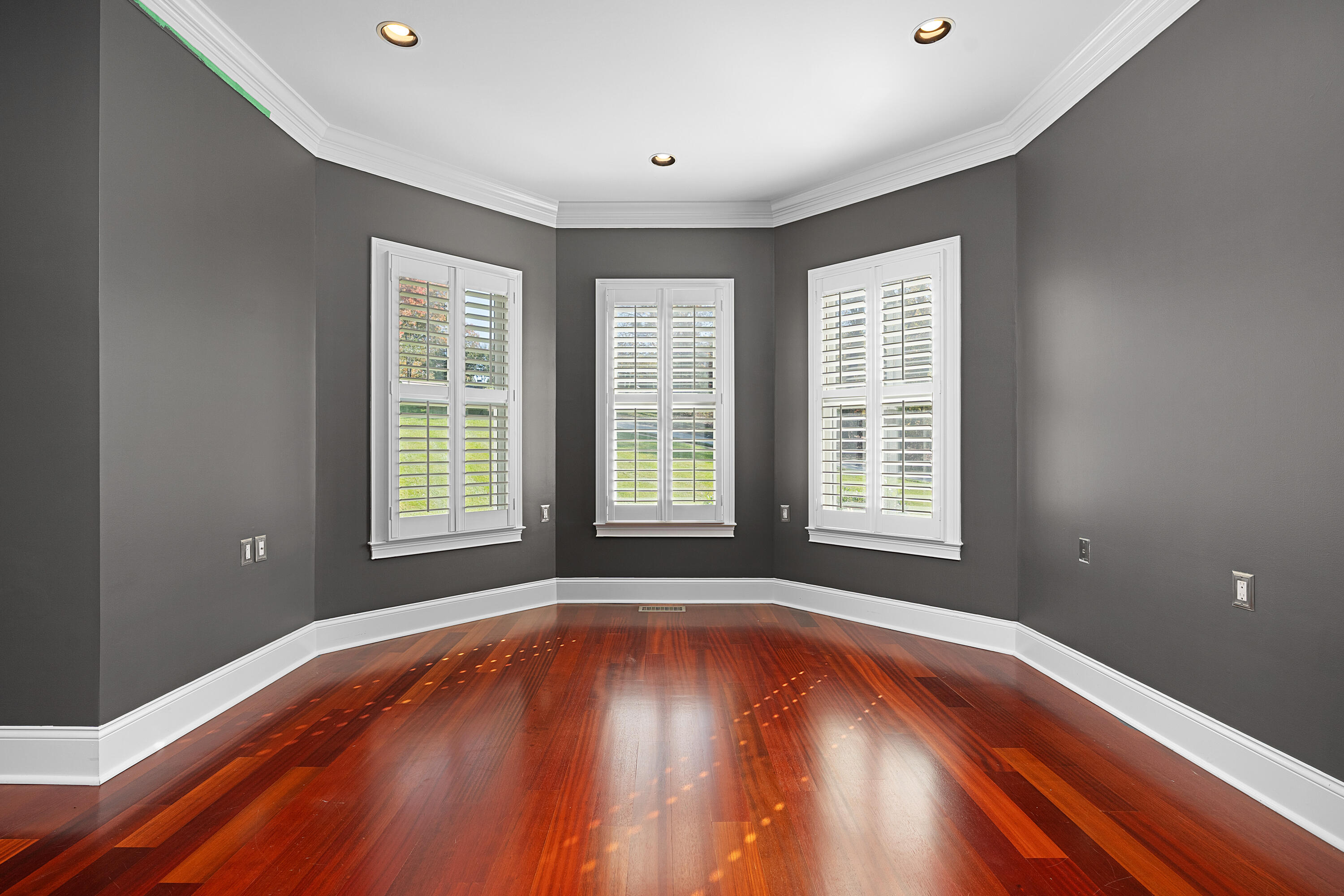 715 Pembridge Circle NW