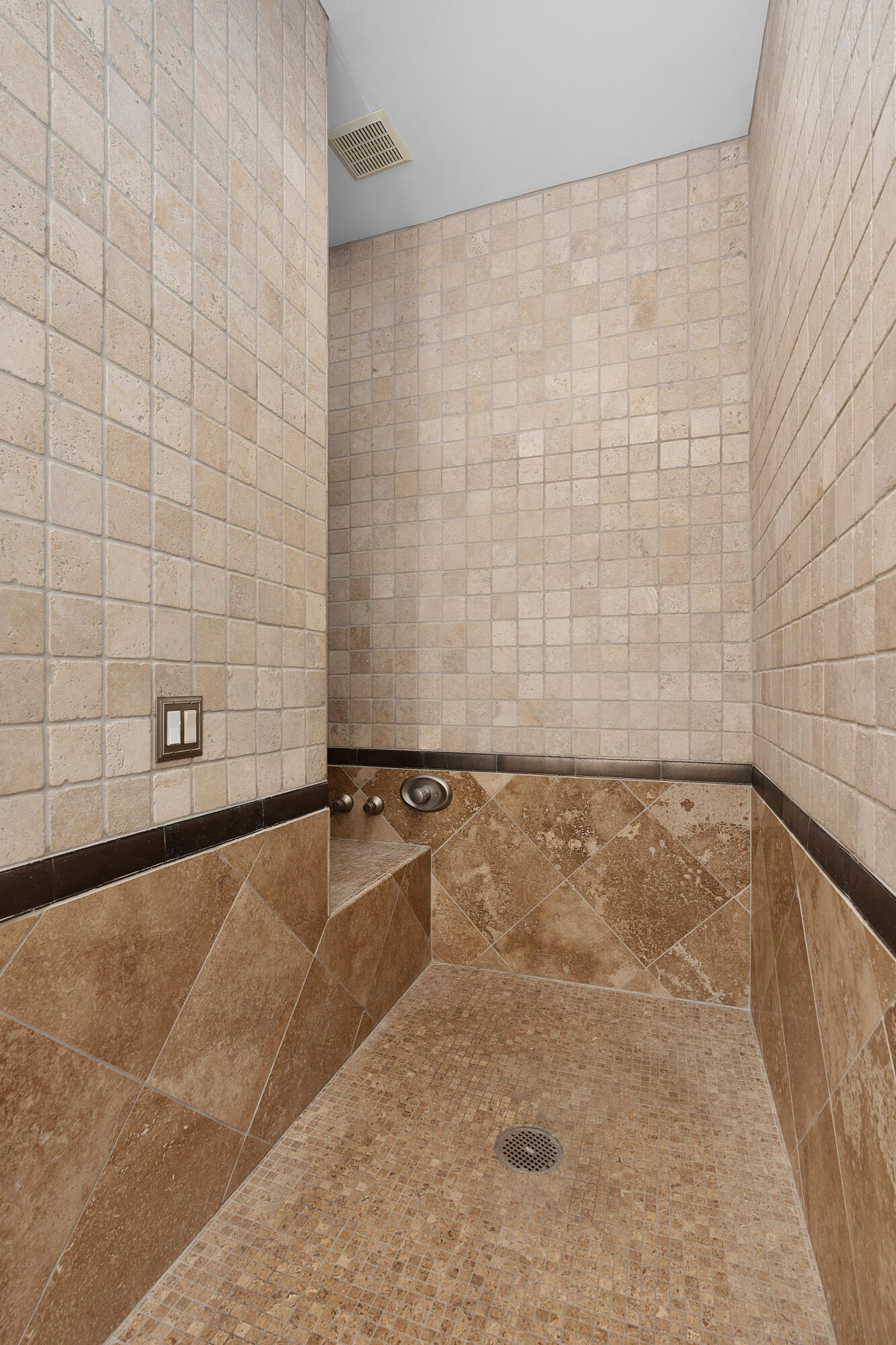 715 Pembridge Circle NW