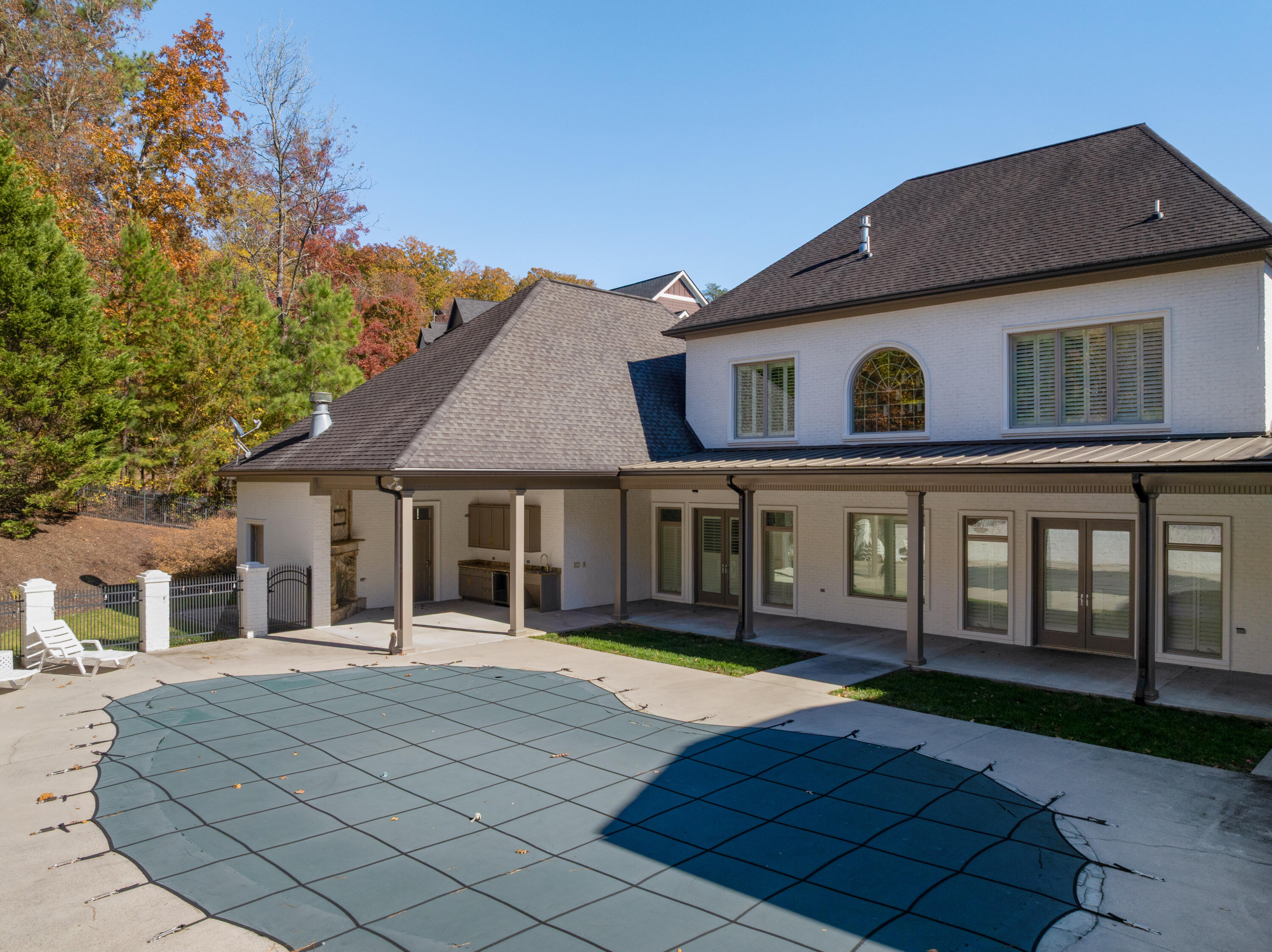 715 Pembridge Circle NW