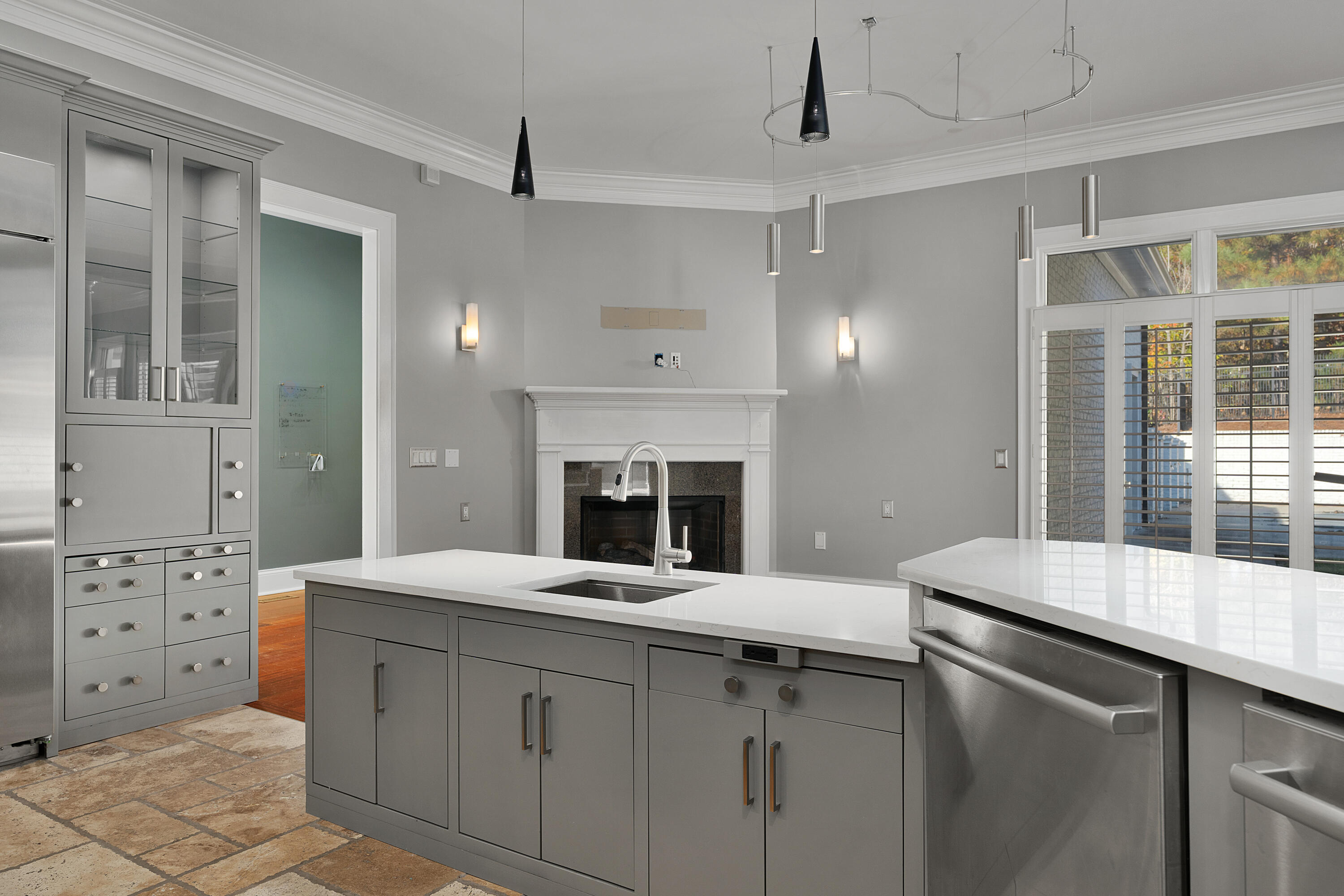 715 Pembridge Circle NW