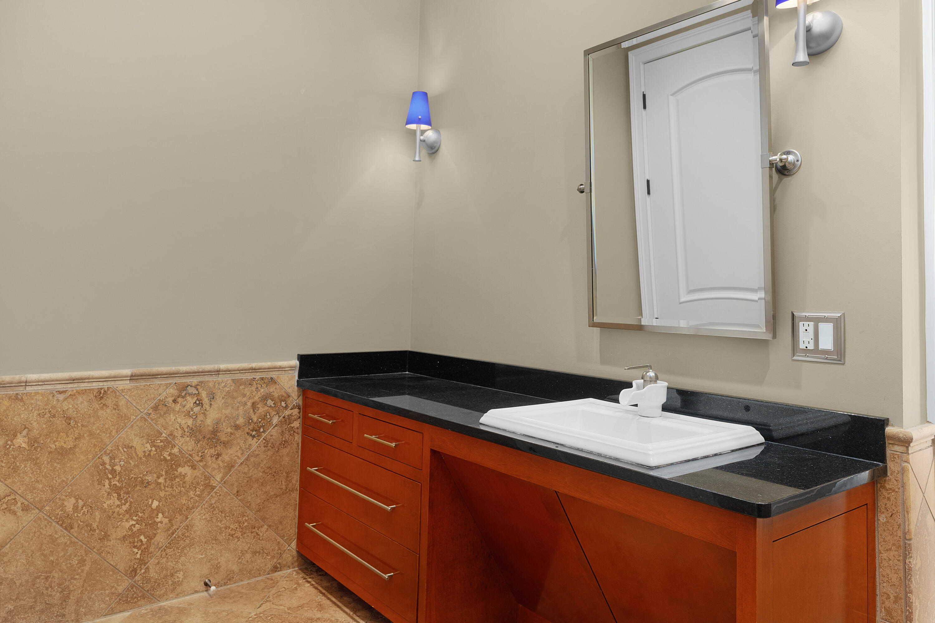 715 Pembridge Circle NW