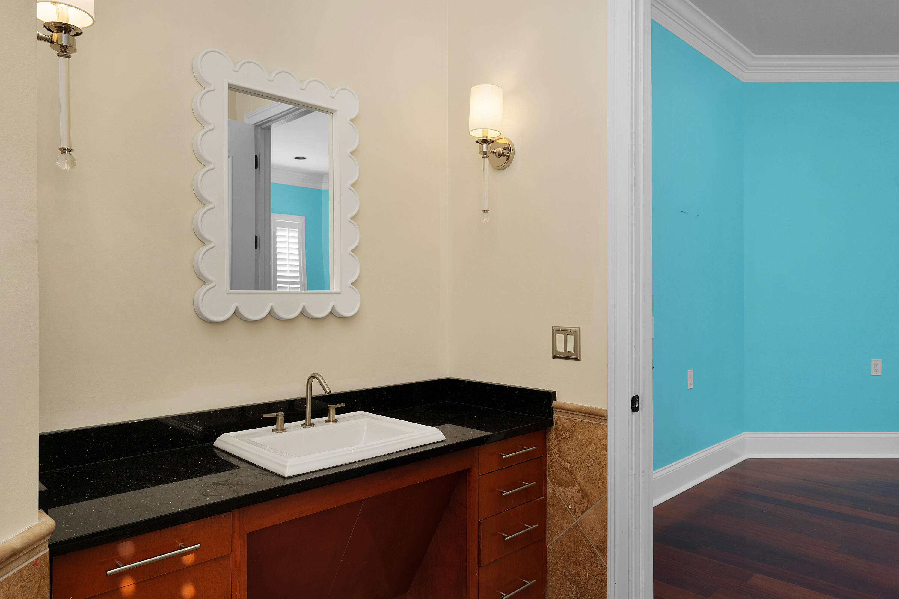 715 Pembridge Circle NW