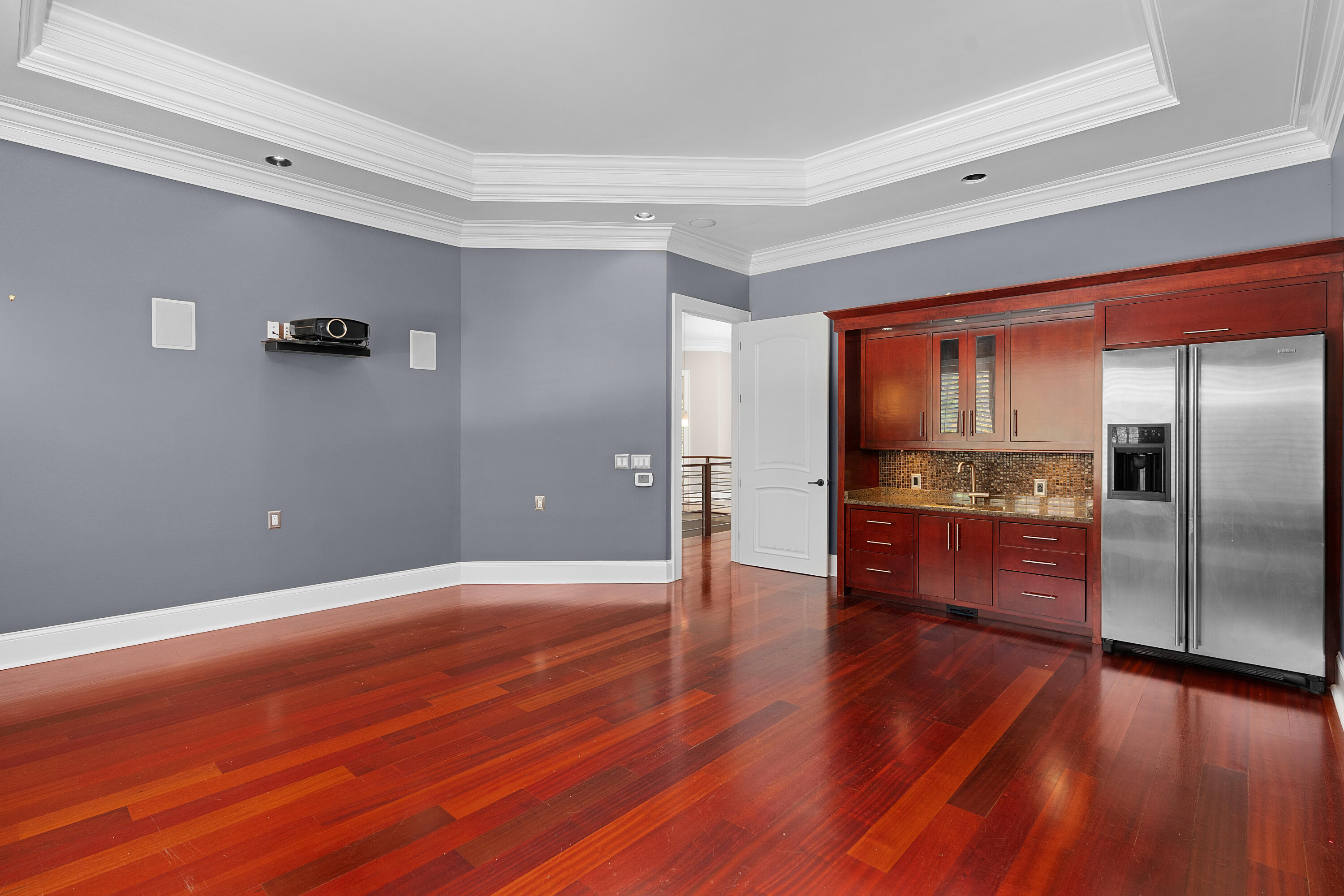 715 Pembridge Circle NW