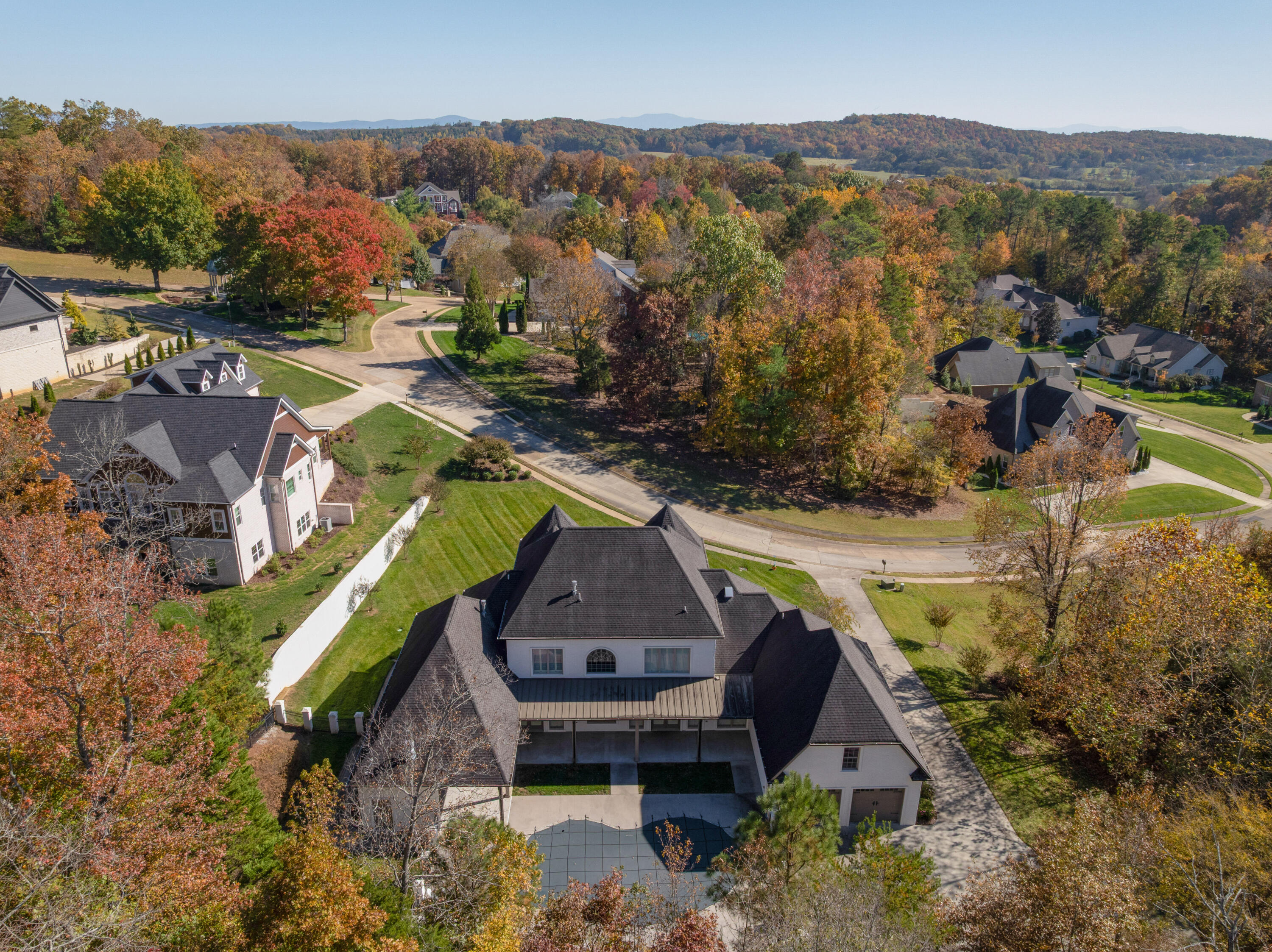 715 Pembridge Circle NW