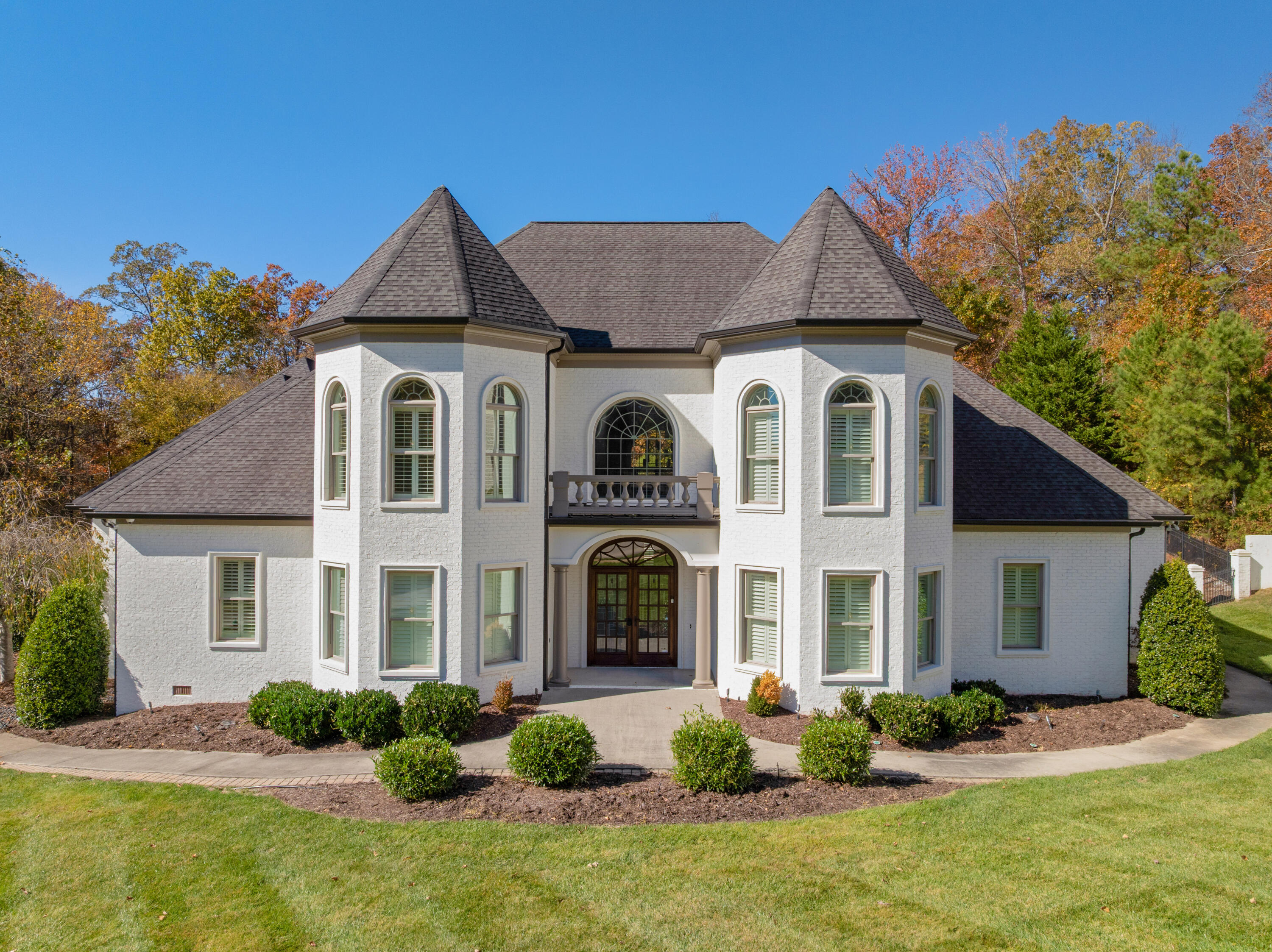 715 Pembridge Circle NW