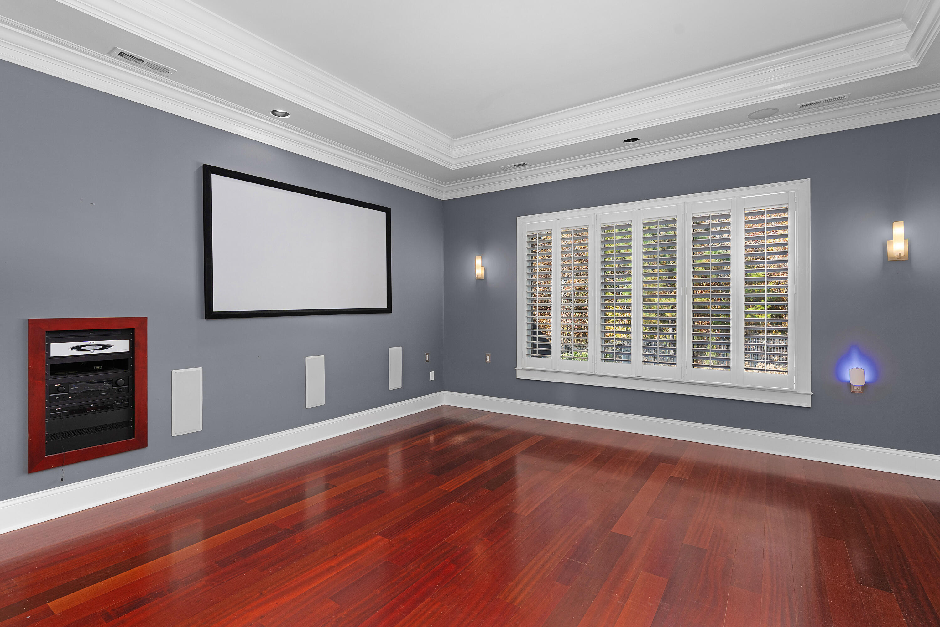 715 Pembridge Circle NW