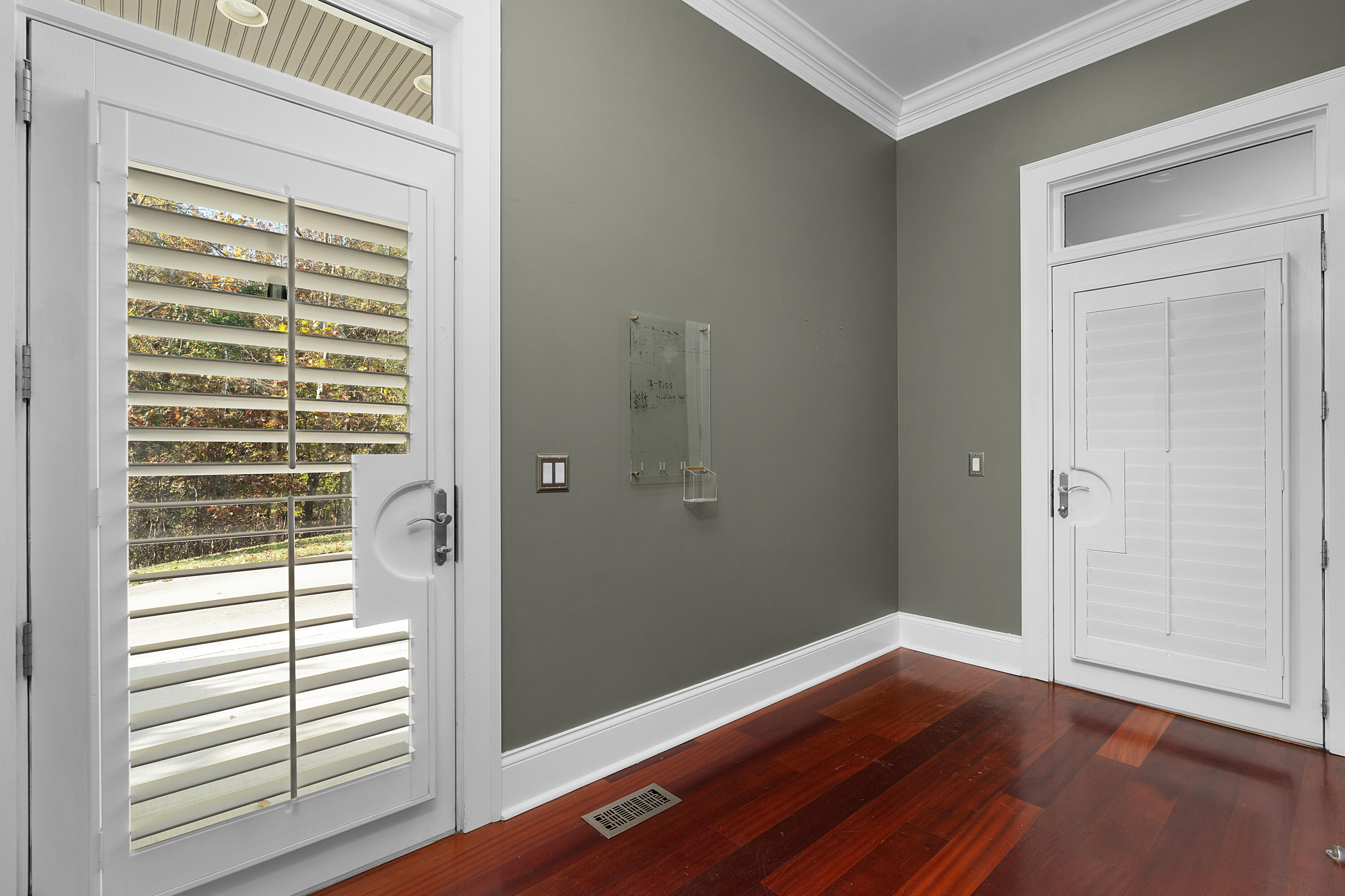 715 Pembridge Circle NW