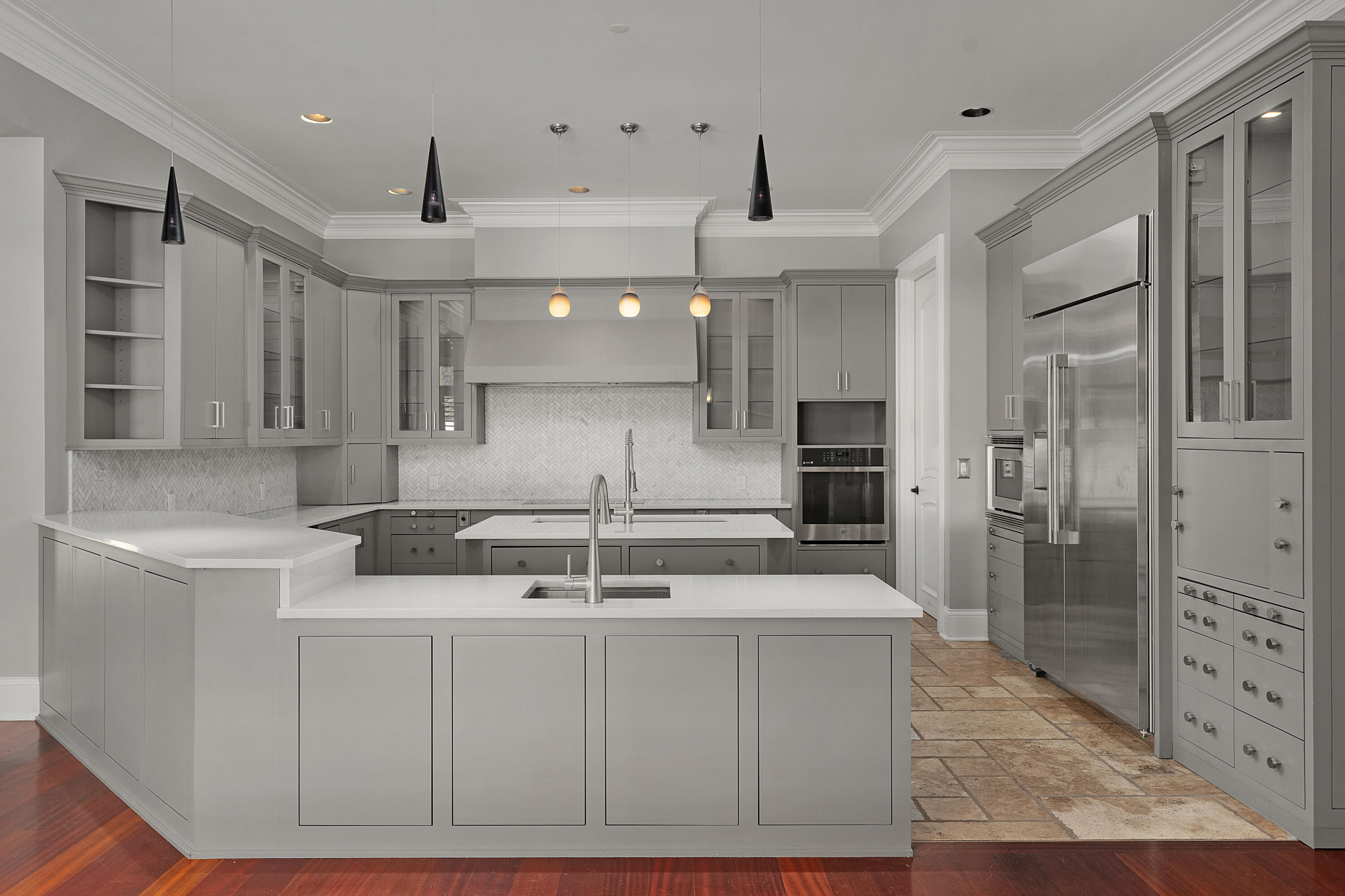 715 Pembridge Circle NW