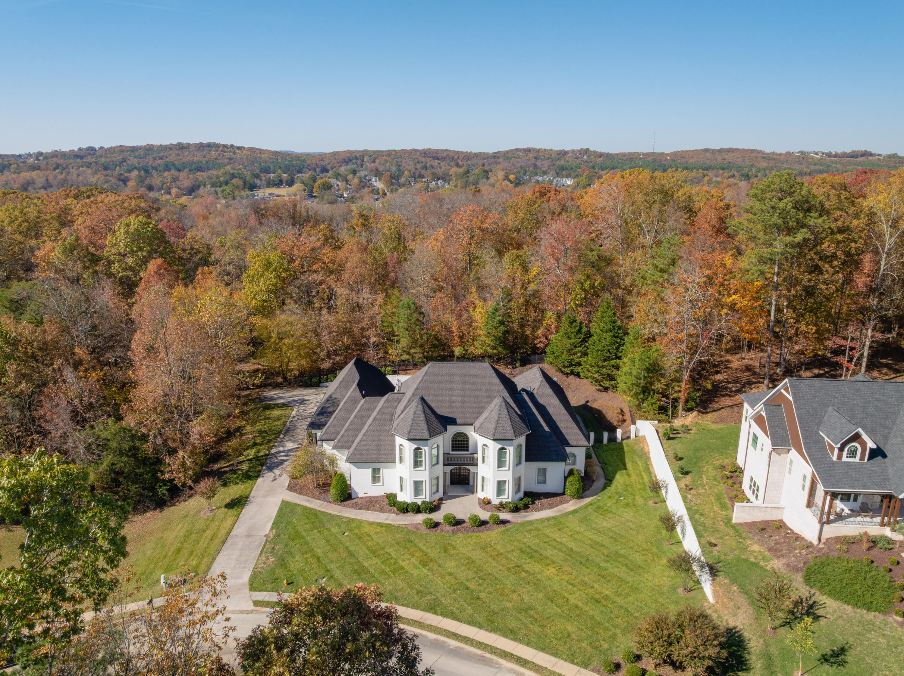 715 Pembridge Circle NW