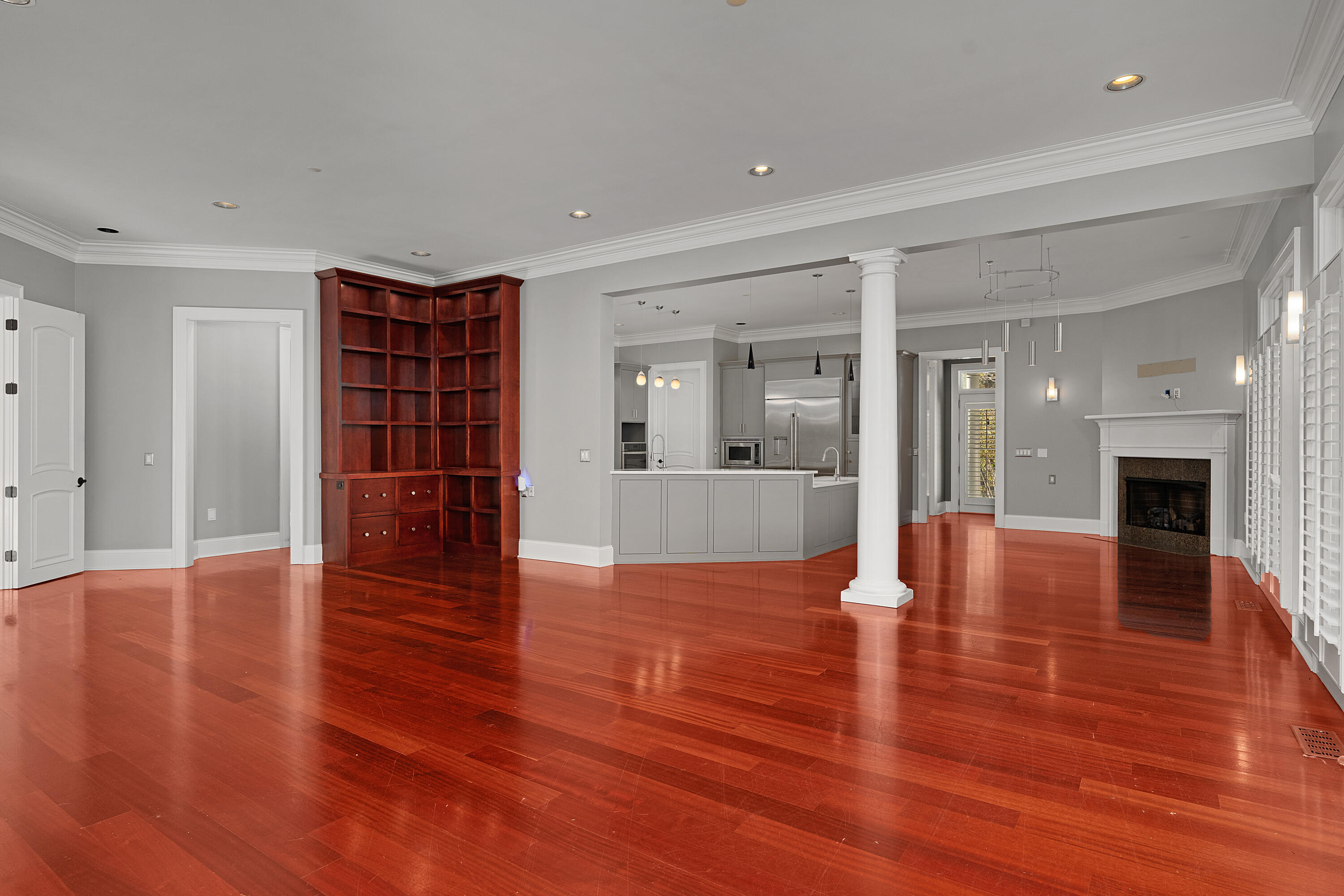 715 Pembridge Circle NW