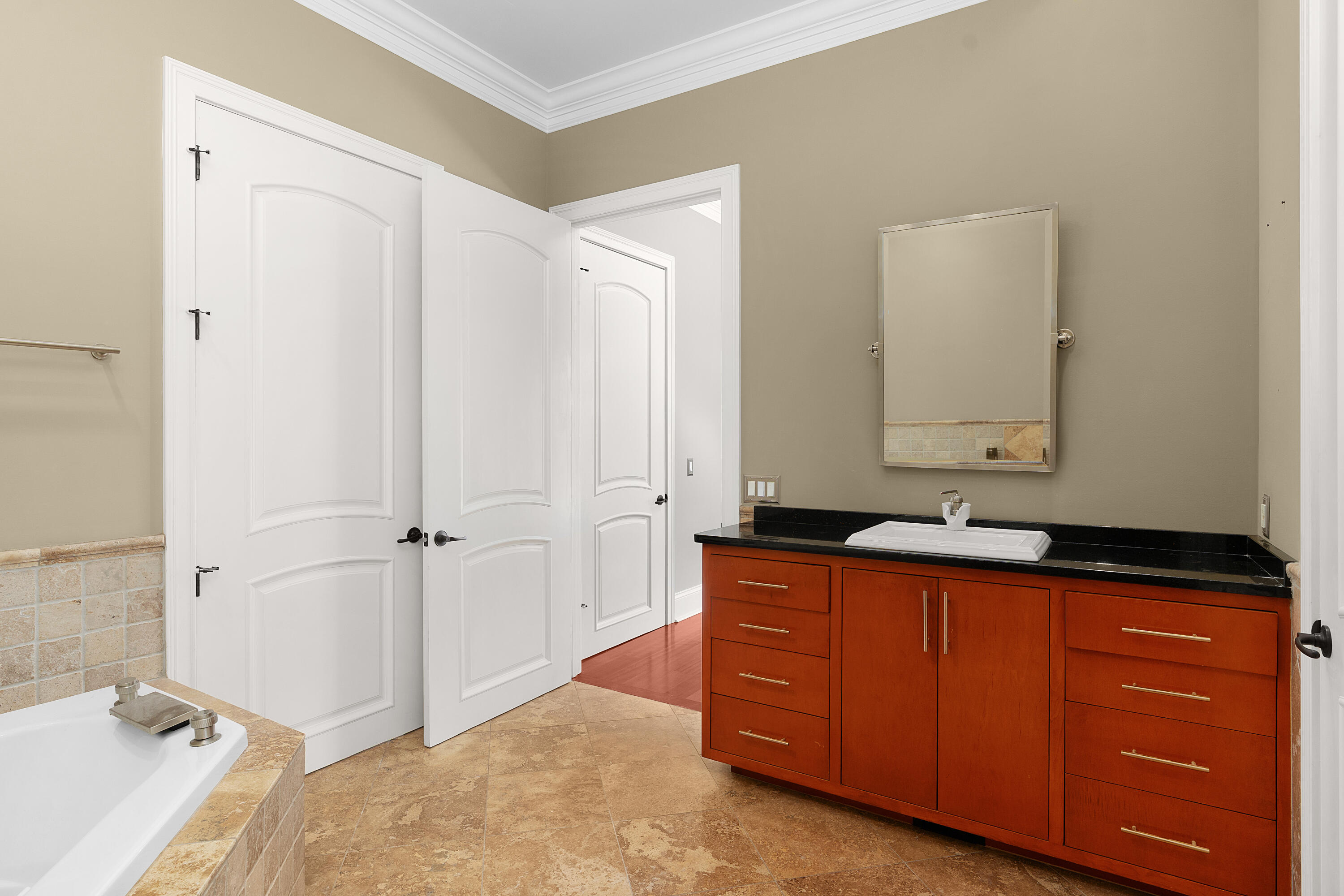 715 Pembridge Circle NW