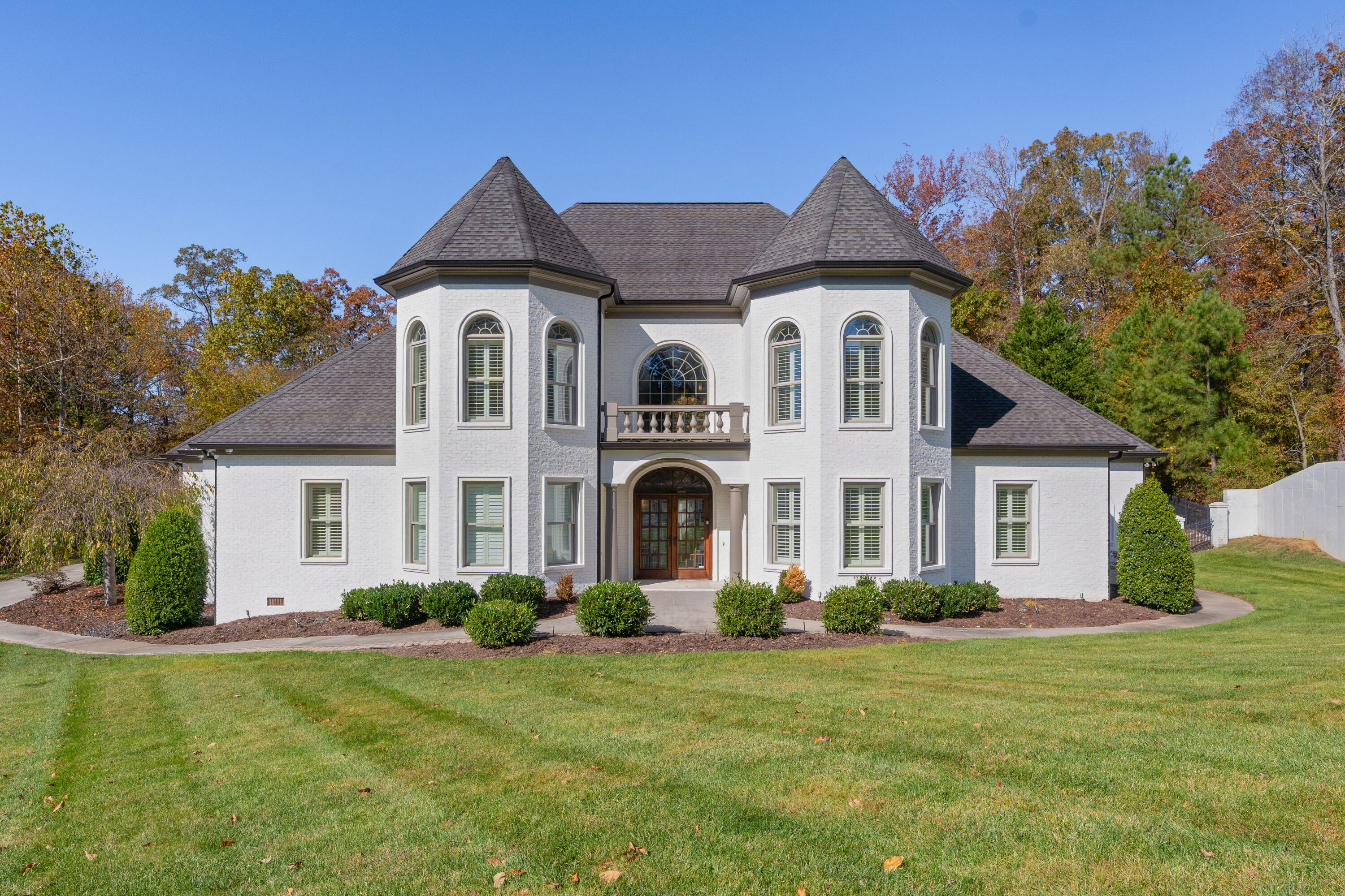 715 Pembridge Circle NW