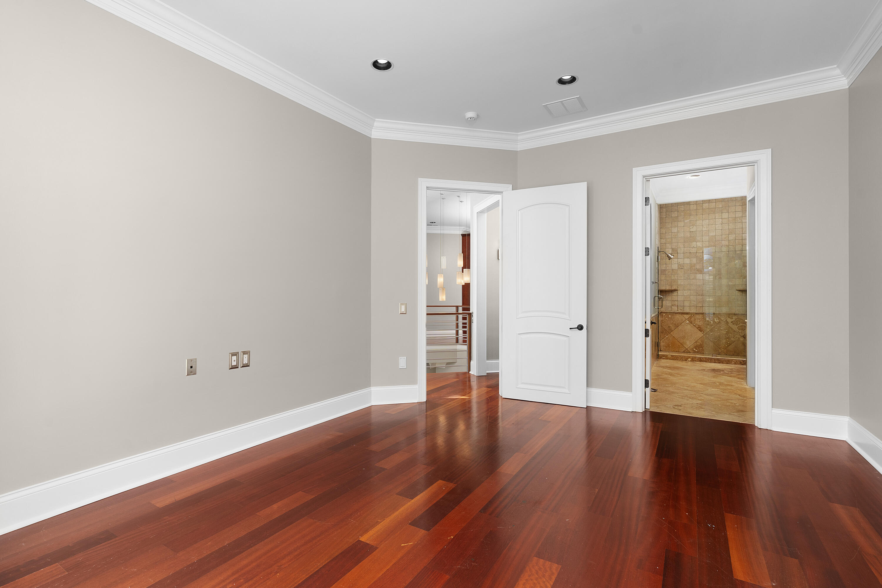 715 Pembridge Circle NW