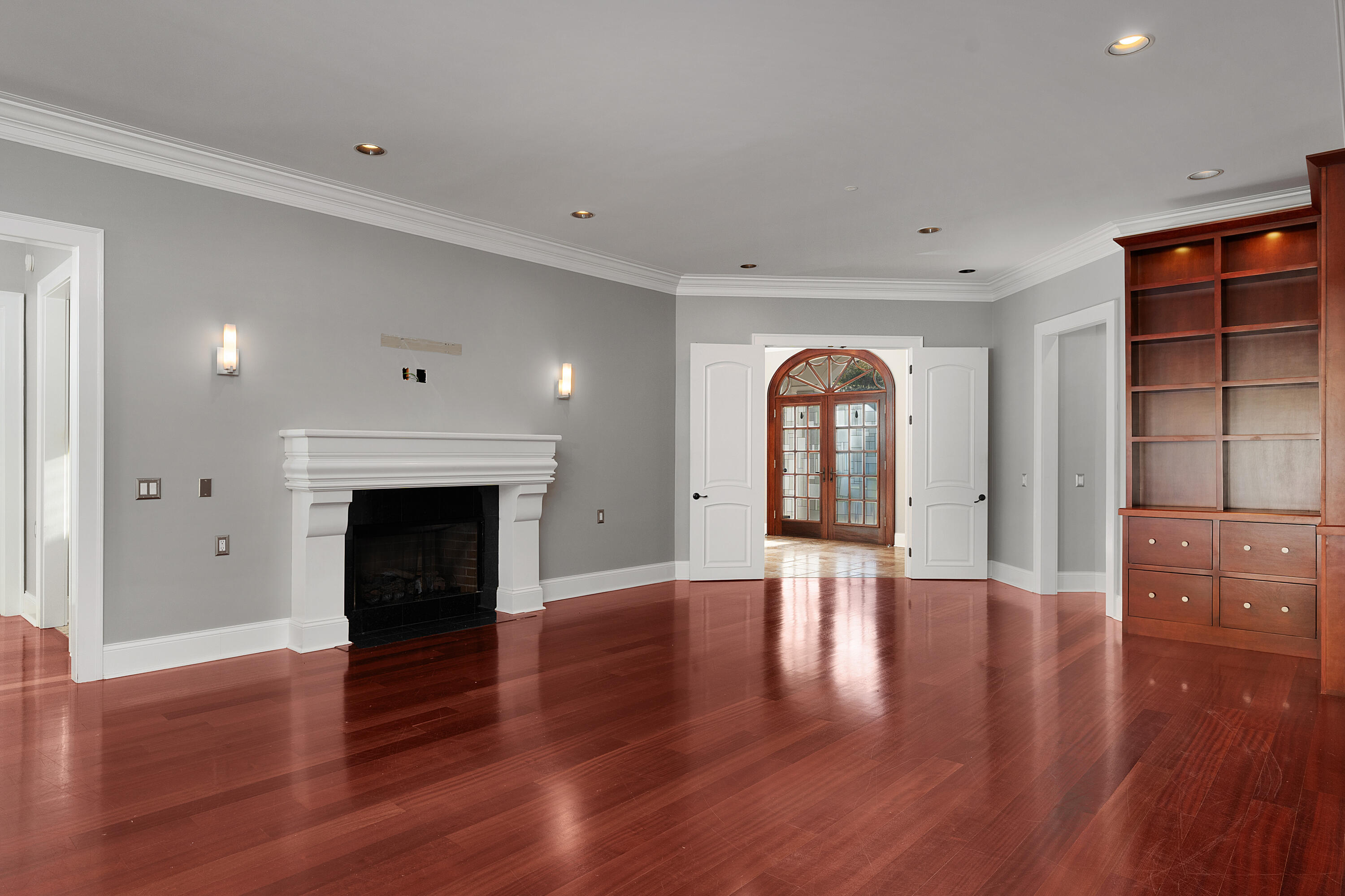 715 Pembridge Circle NW