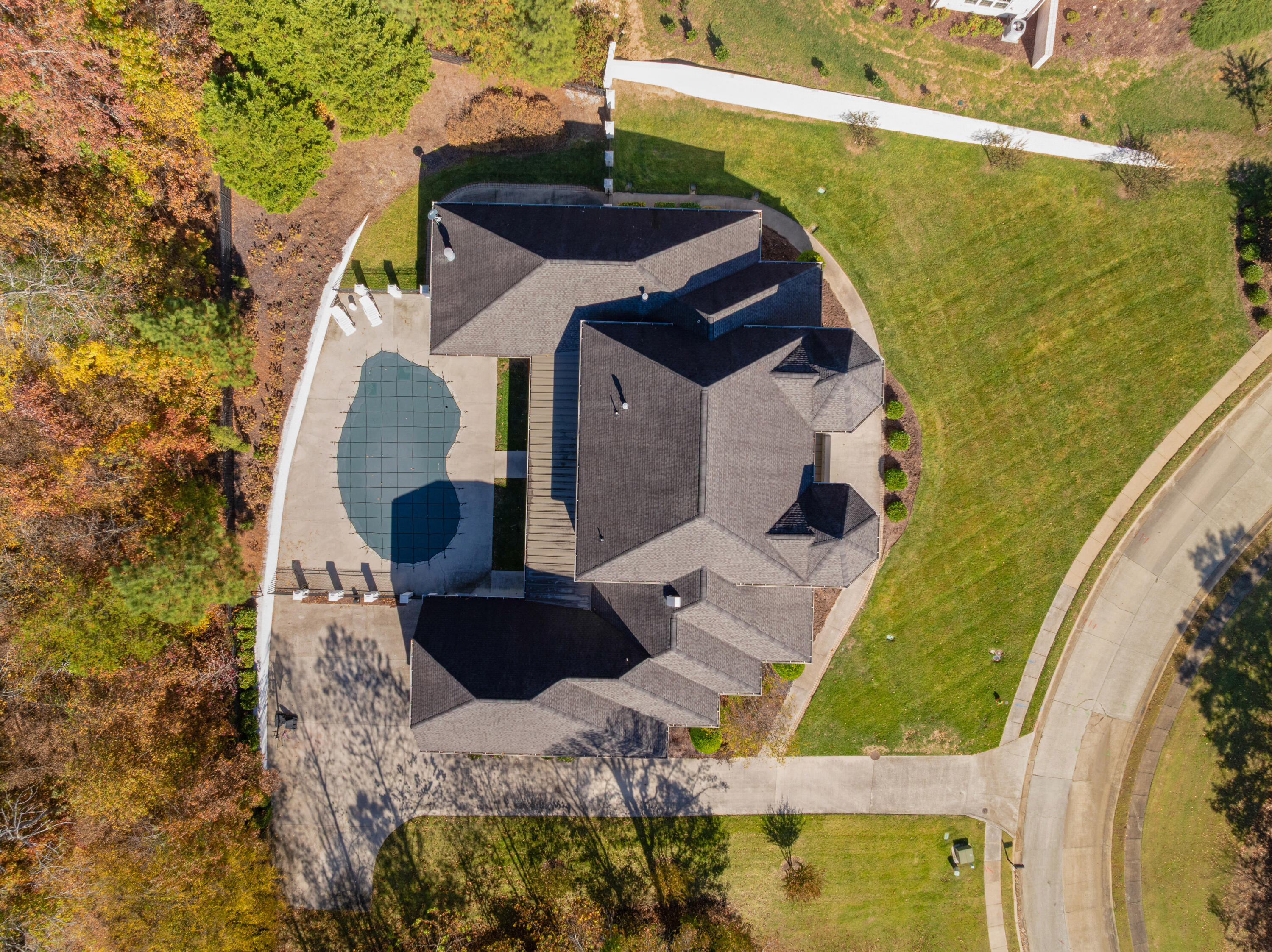 715 Pembridge Circle NW