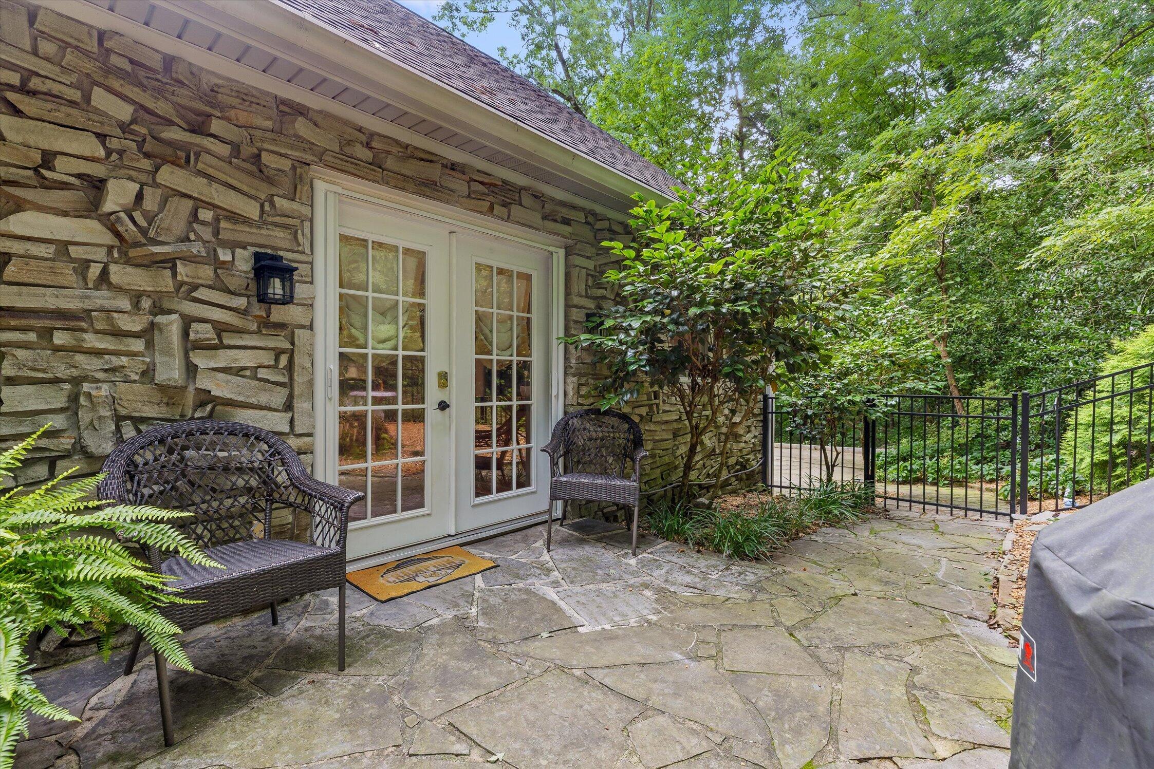 706 Contour Avenue