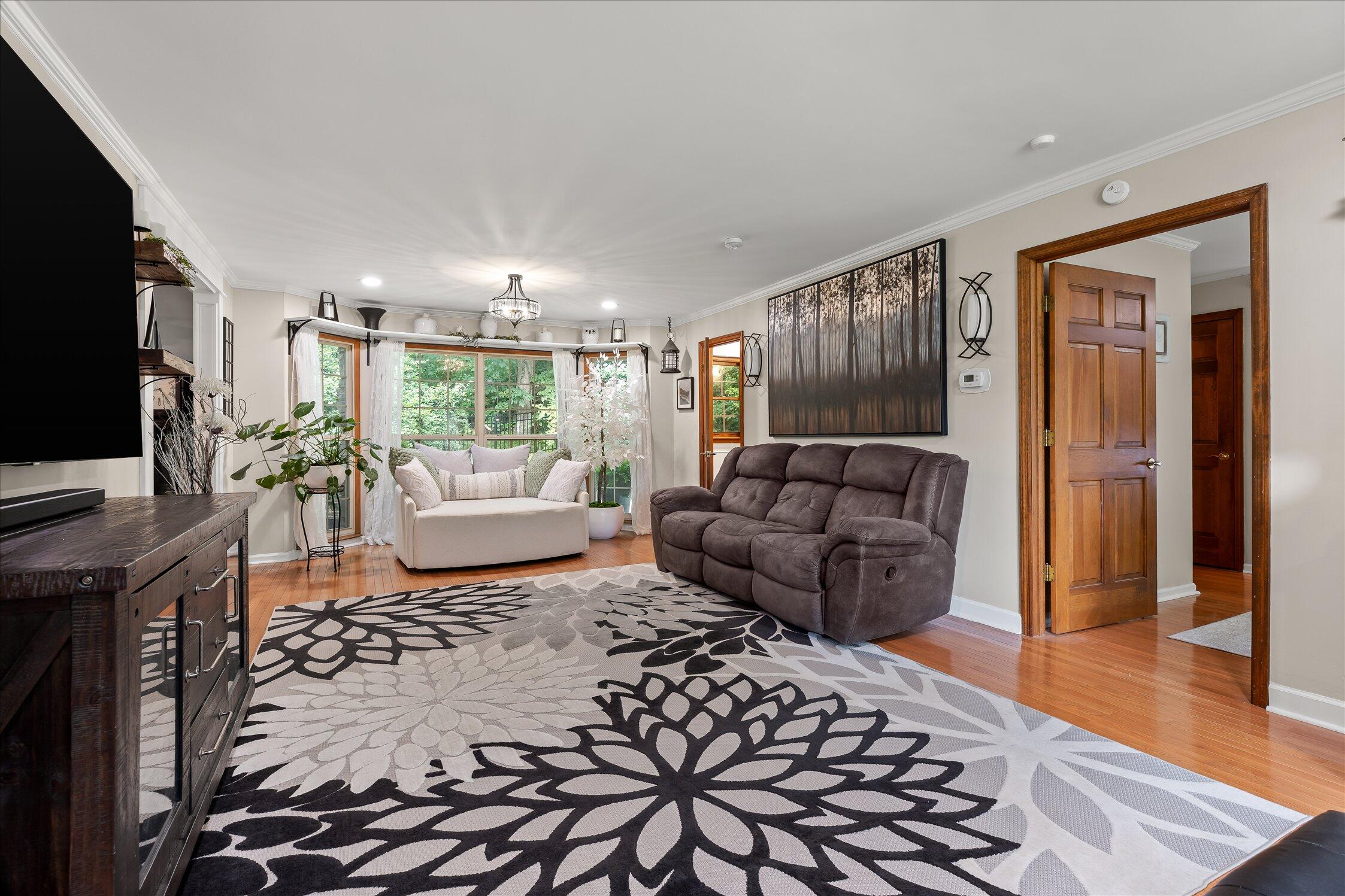 706 Contour Avenue