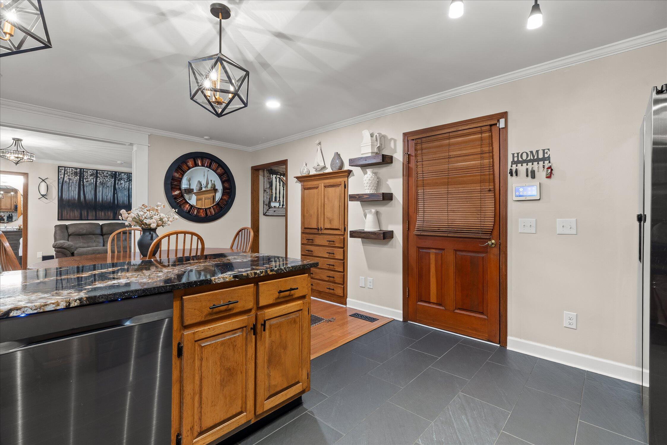 706 Contour Avenue