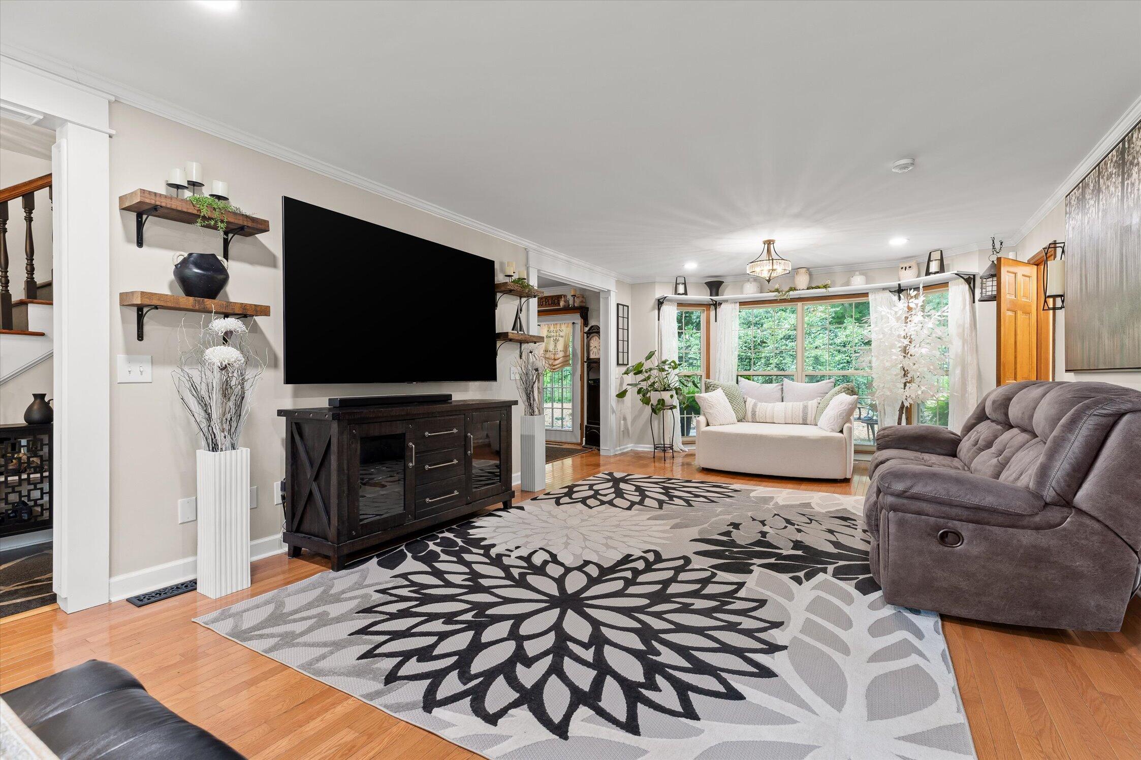 706 Contour Avenue