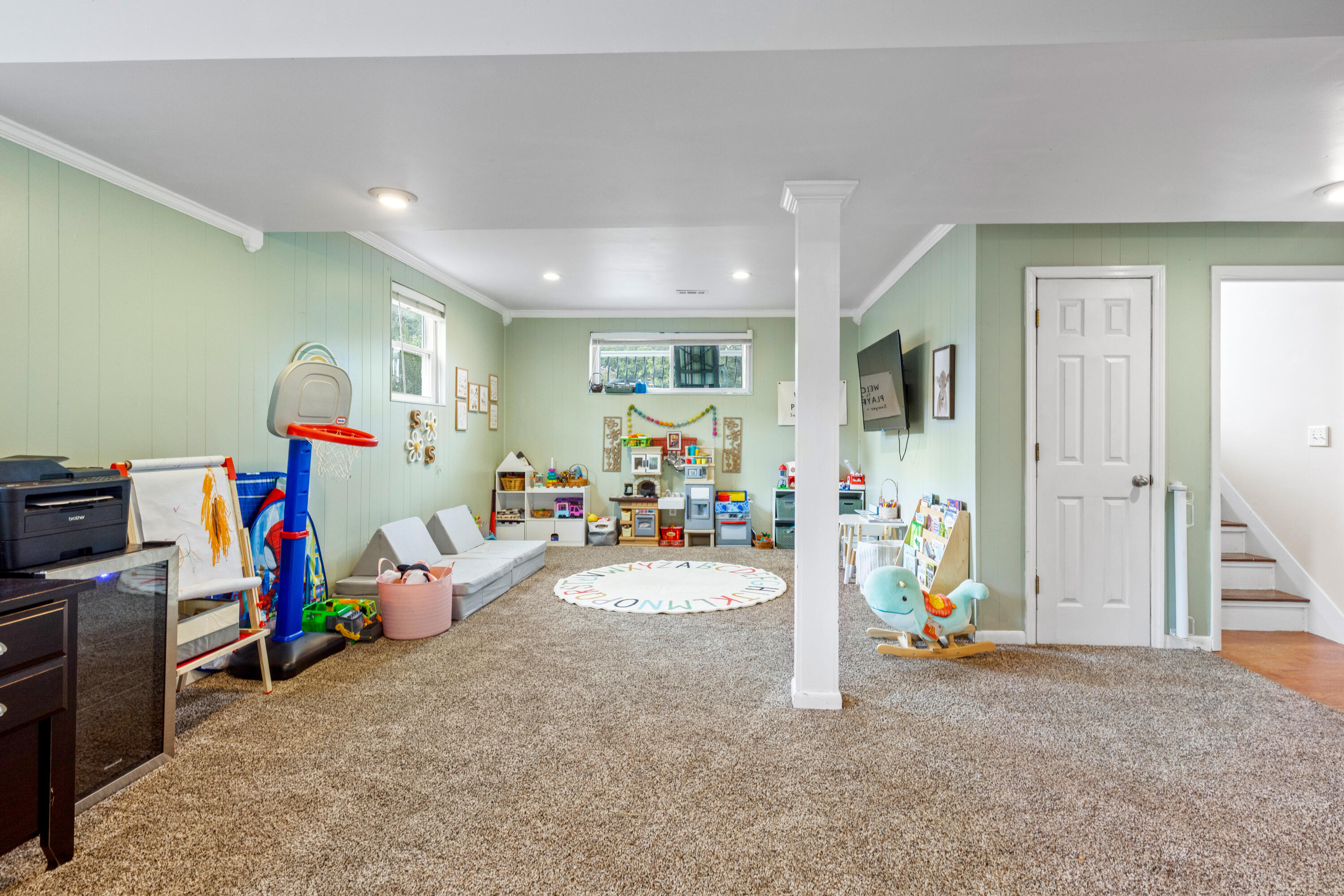 6907 Mahlon Drive