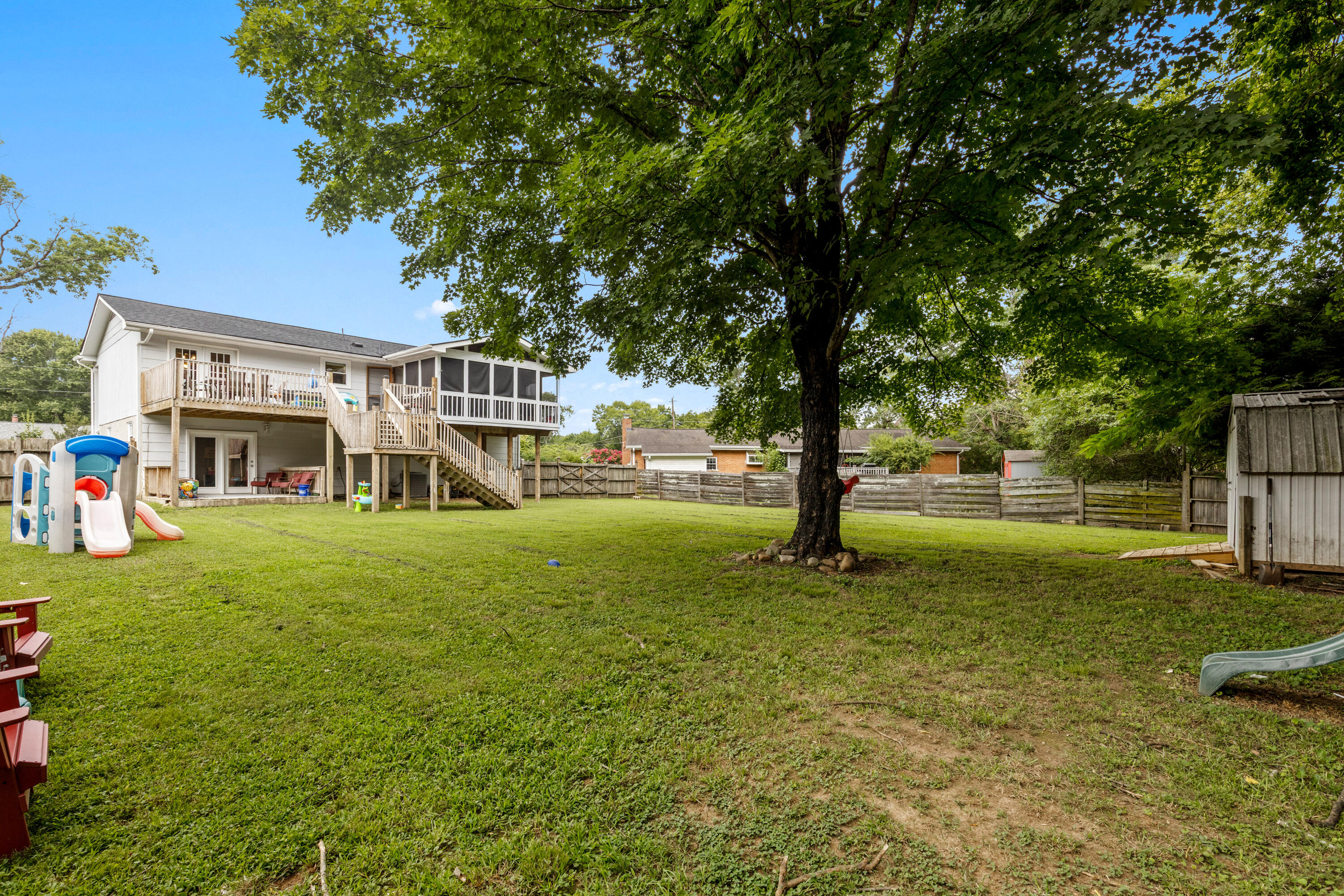 6907 Mahlon Drive