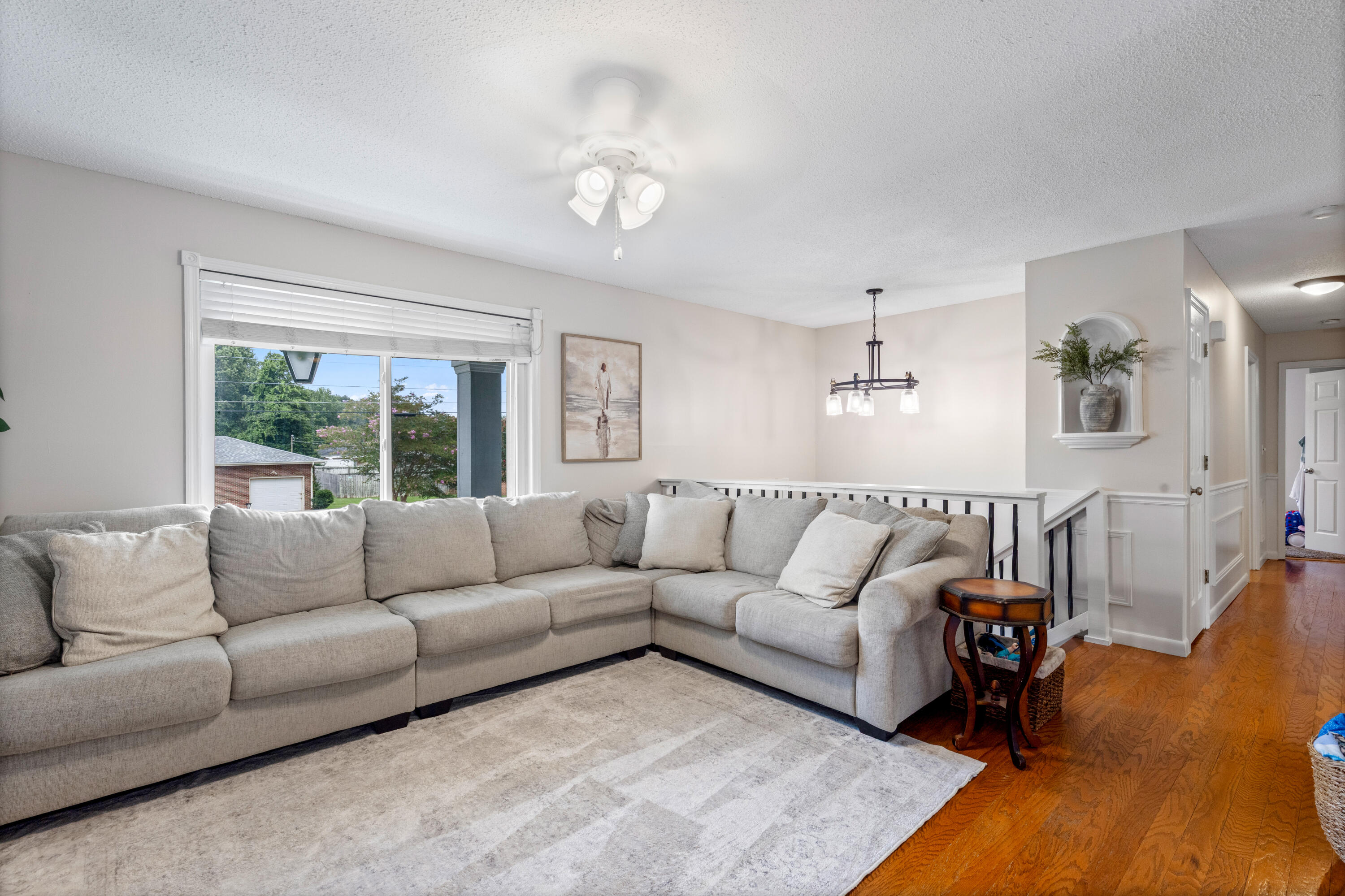6907 Mahlon Drive