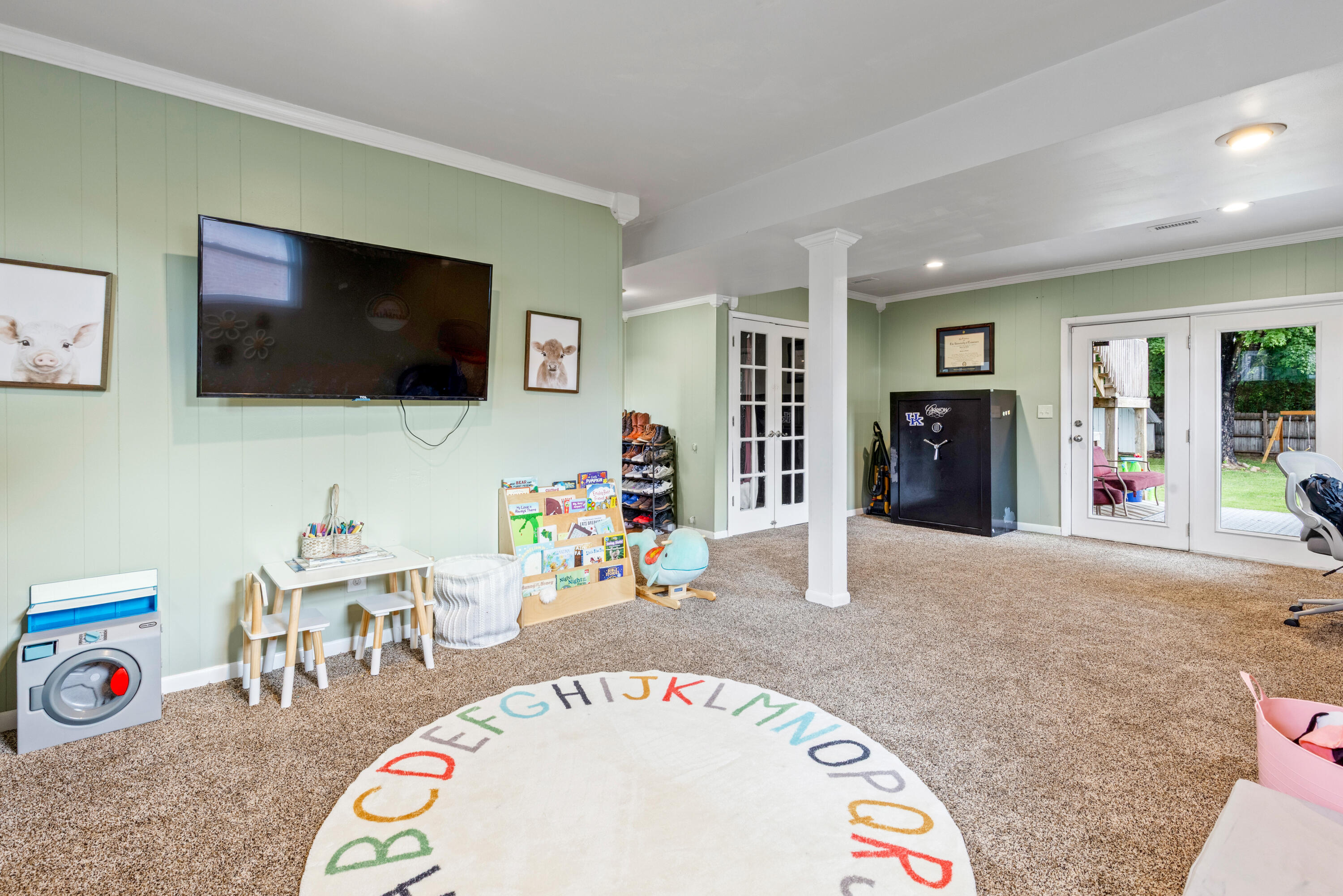6907 Mahlon Drive