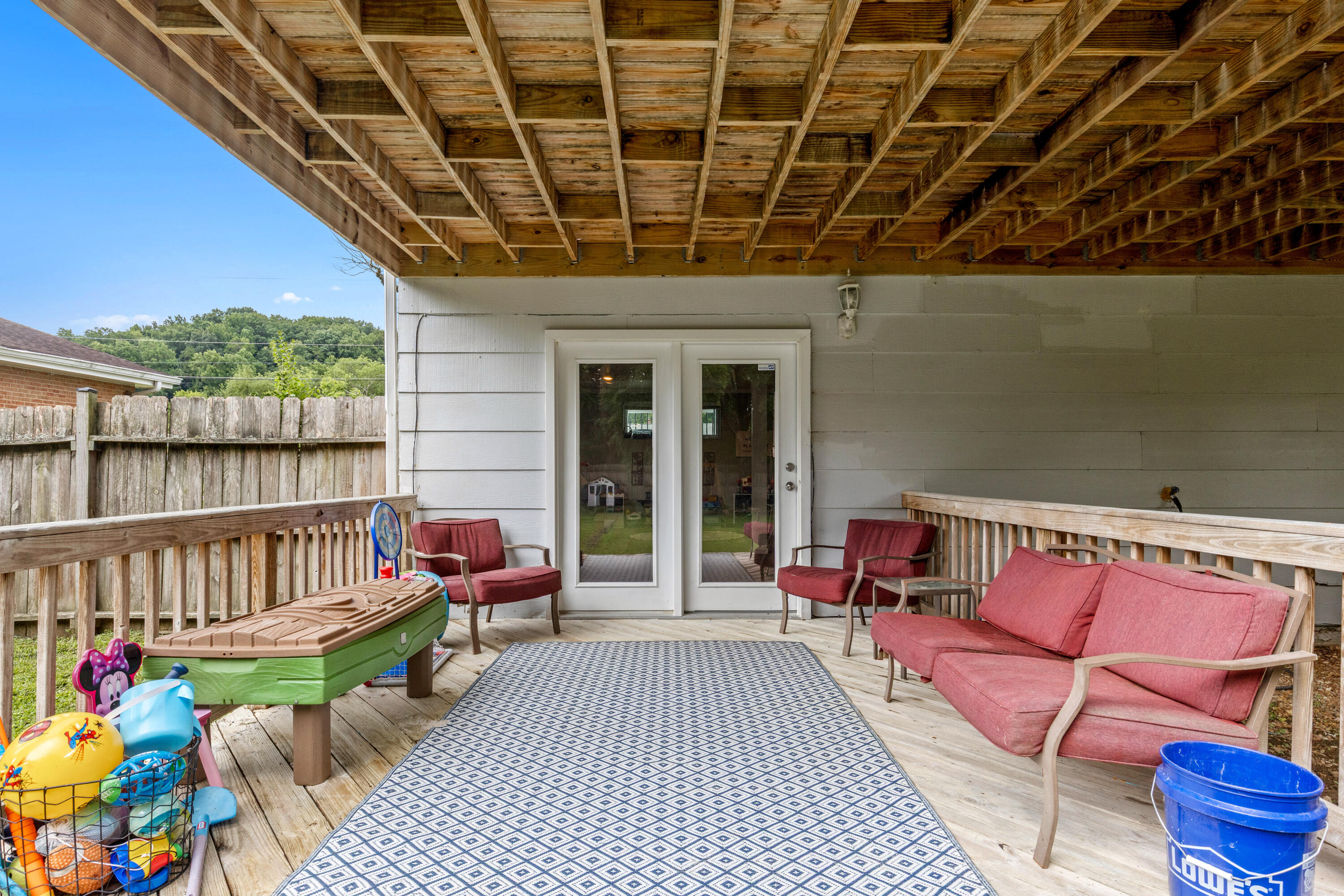 6907 Mahlon Drive