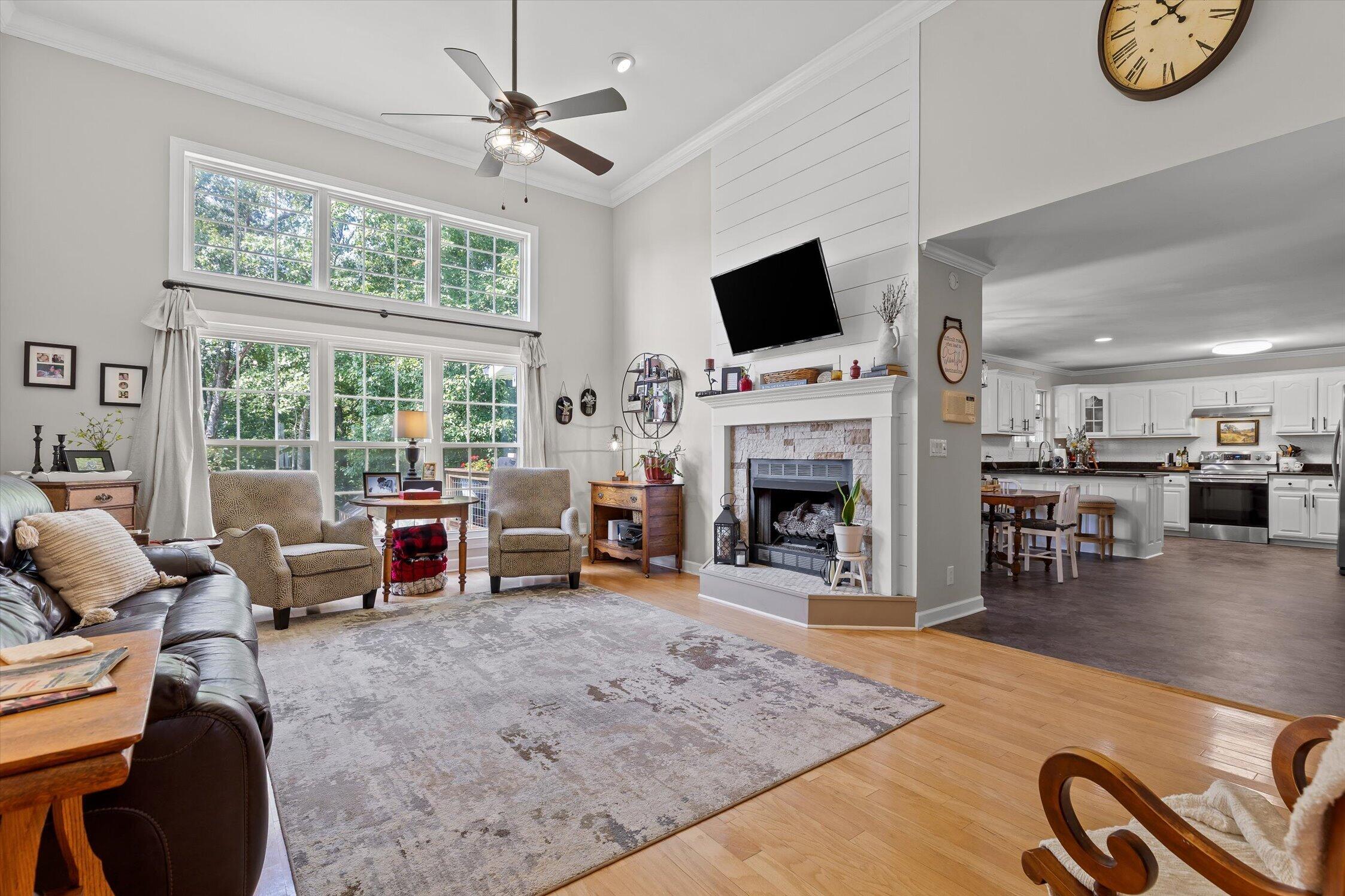 161 Ivy Way NW
