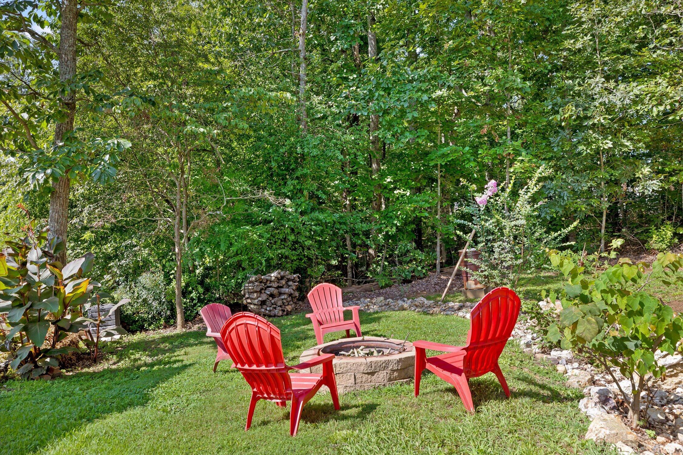 161 Ivy Way NW