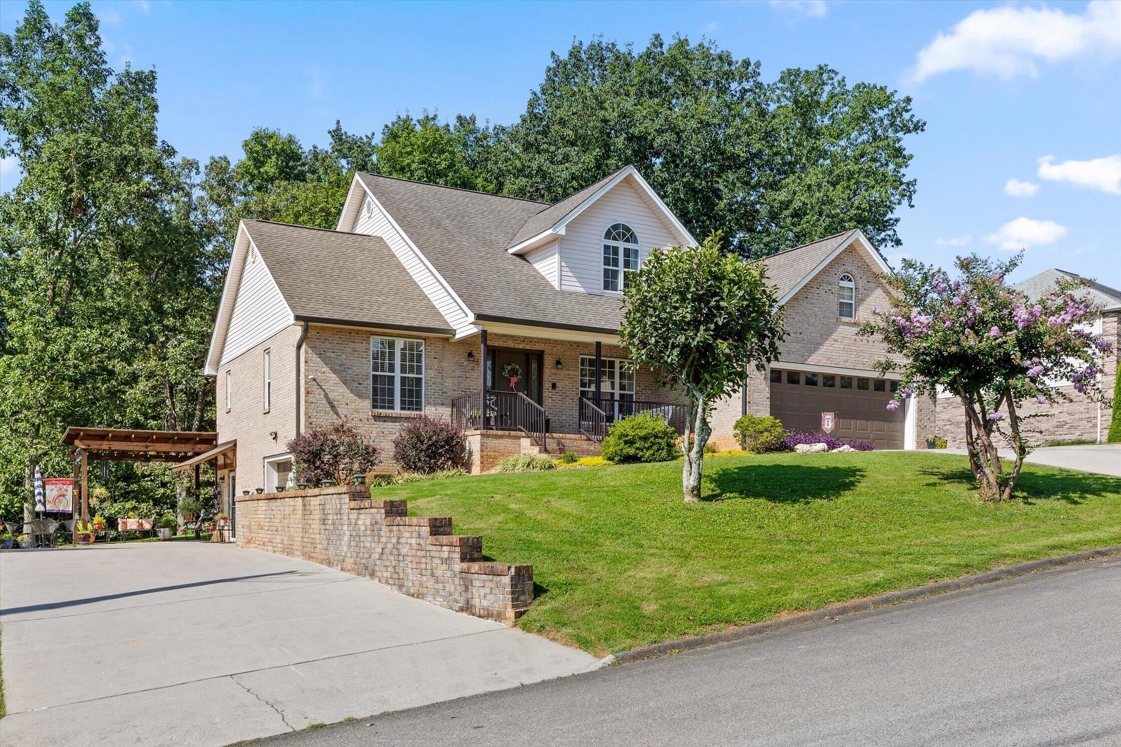 161 Ivy Way NW
