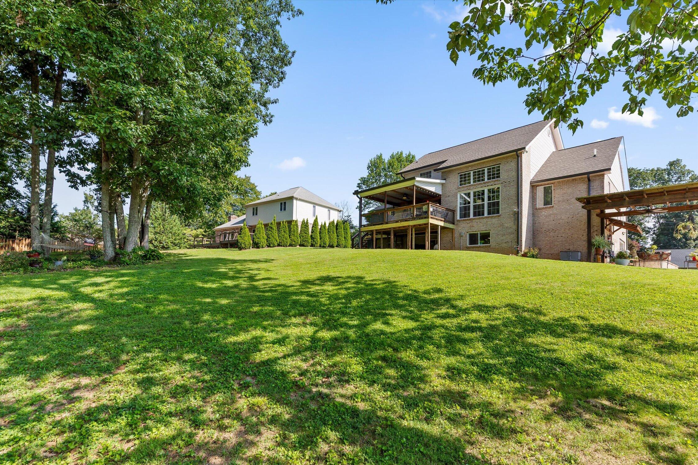 161 Ivy Way NW