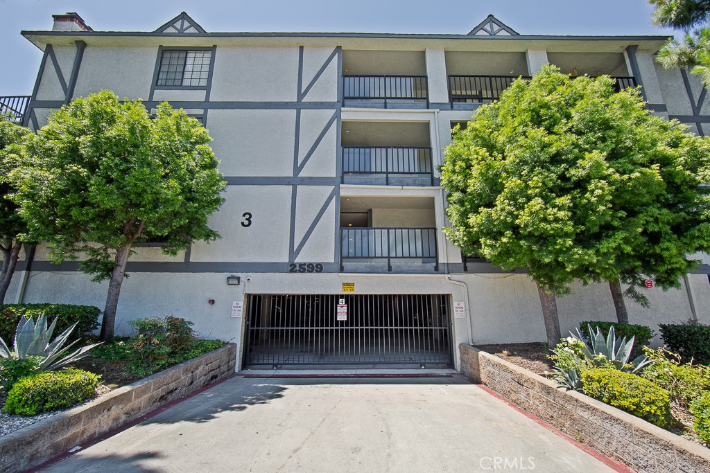 2599 Walnut Avenue 331