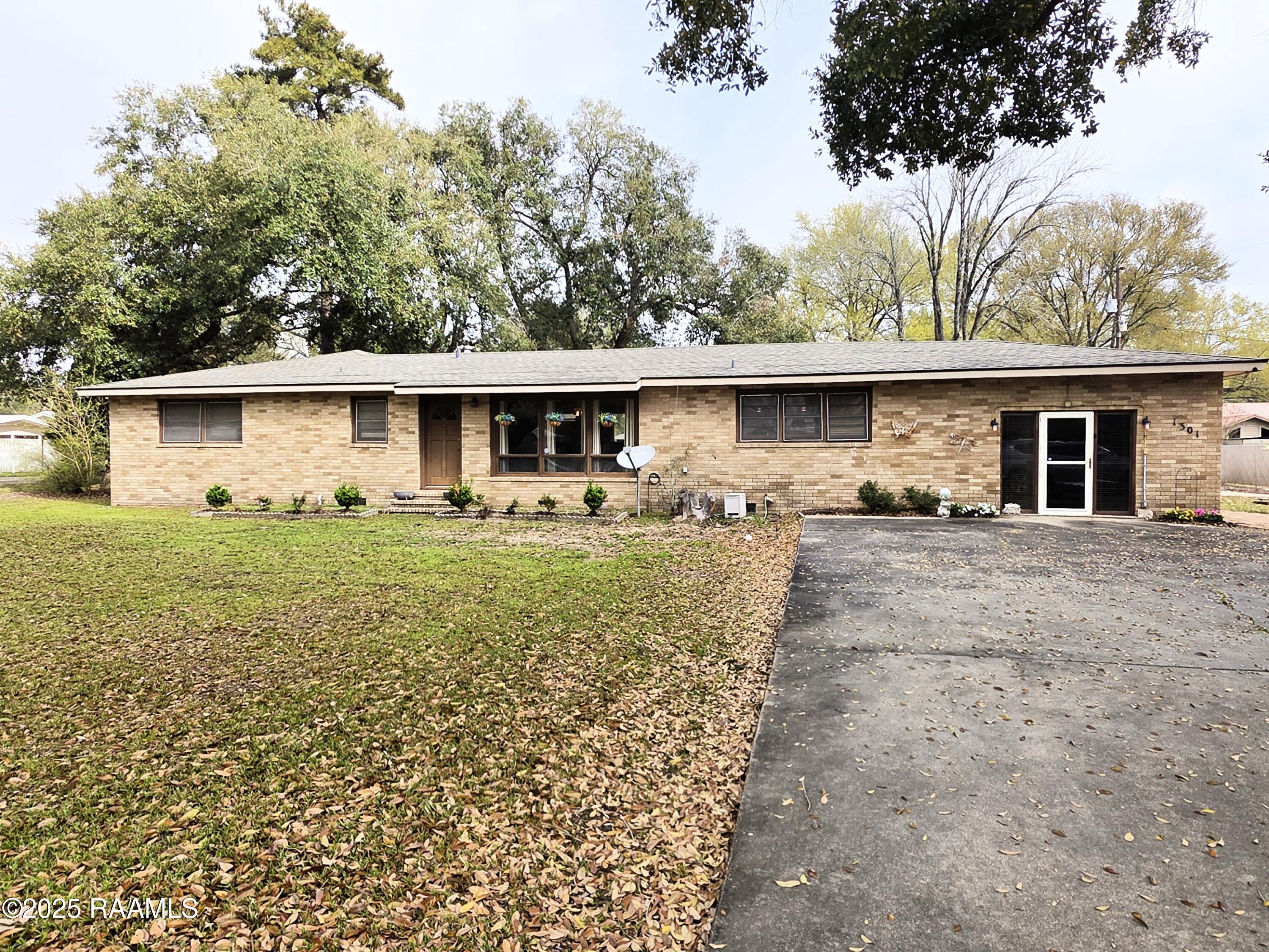 1301 Poinciana Avenue