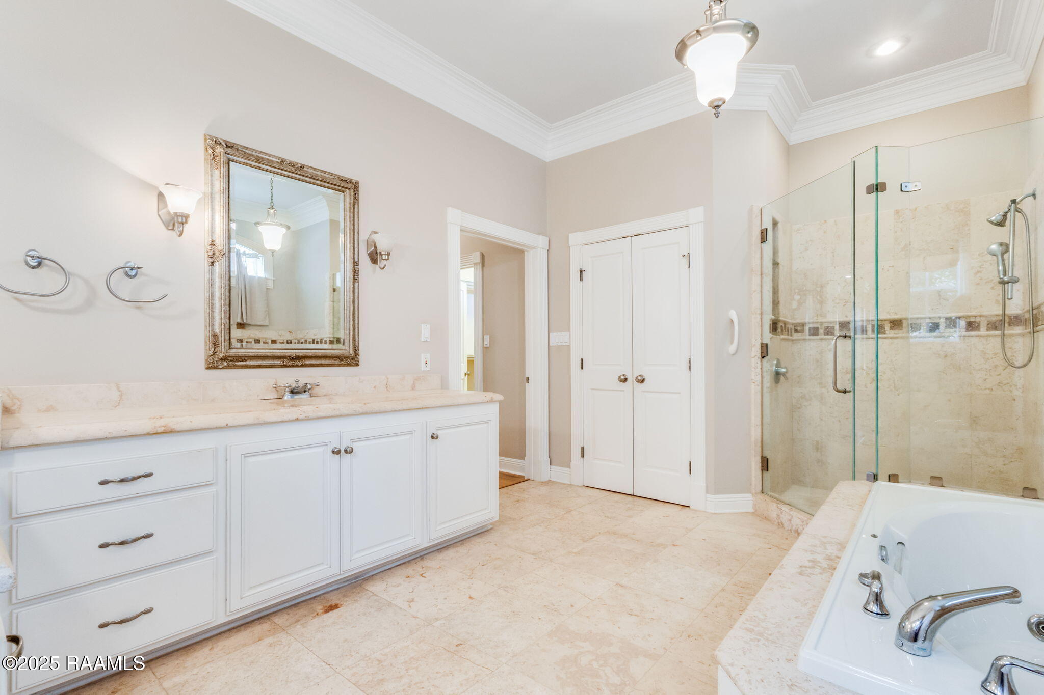 2459 Lakewood Drive