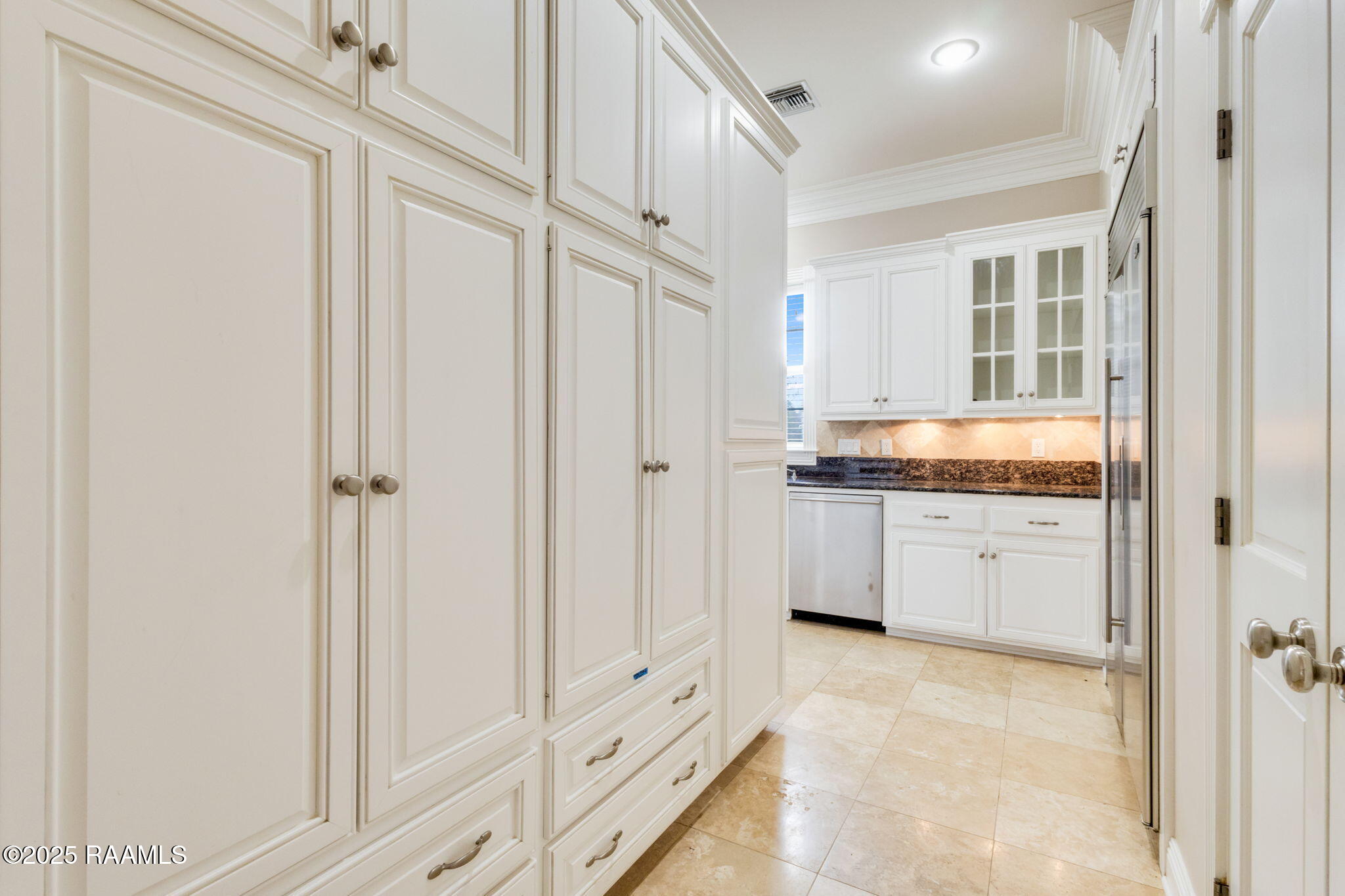 2459 Lakewood Drive